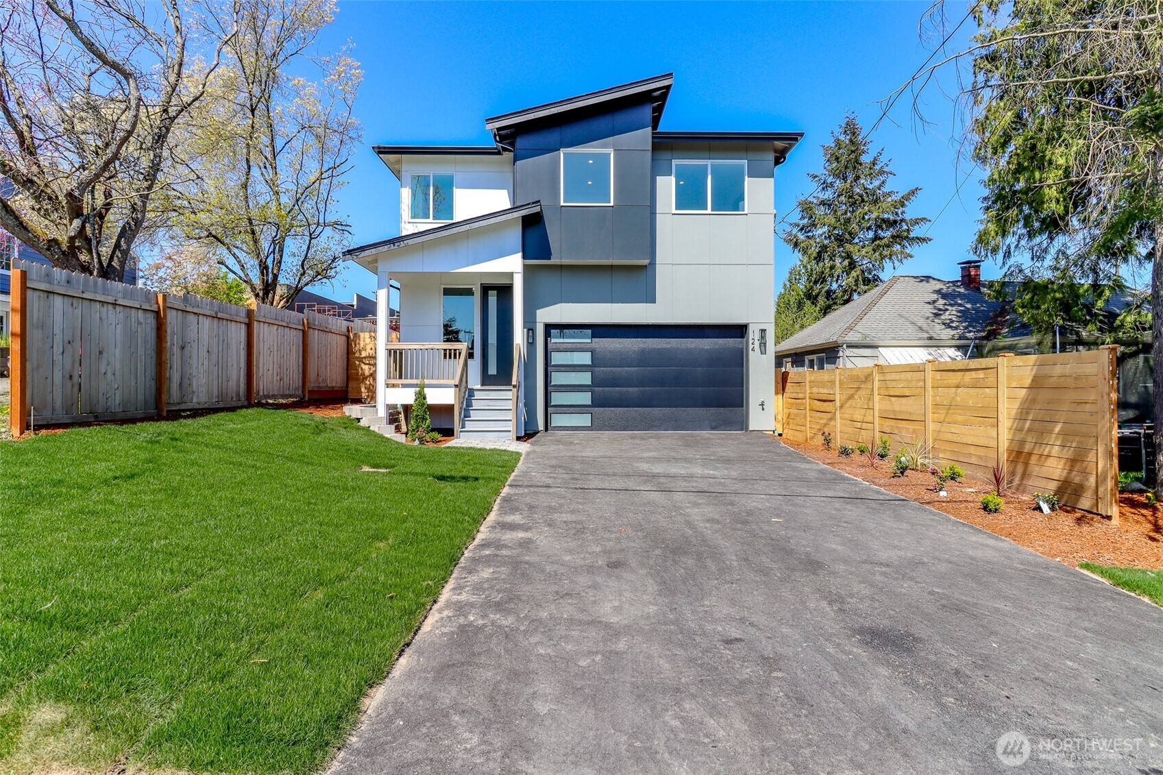 124 S 108th Place Property Photo 1