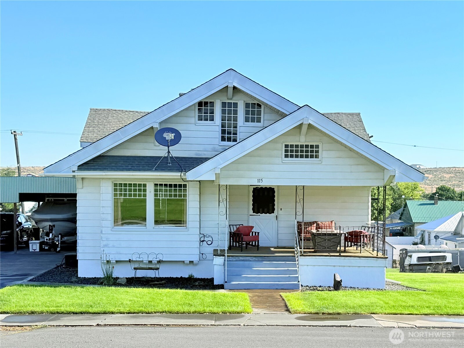 115 E 3rd Avenue Property Photo 1