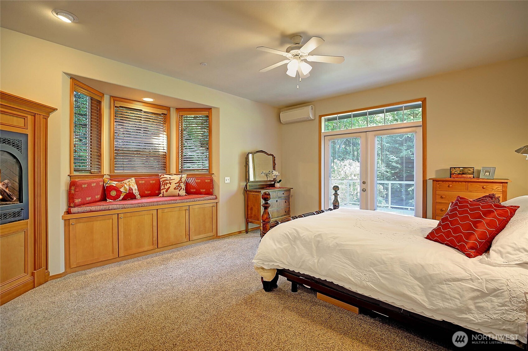 628 N Sunset Drive Property Photo 14