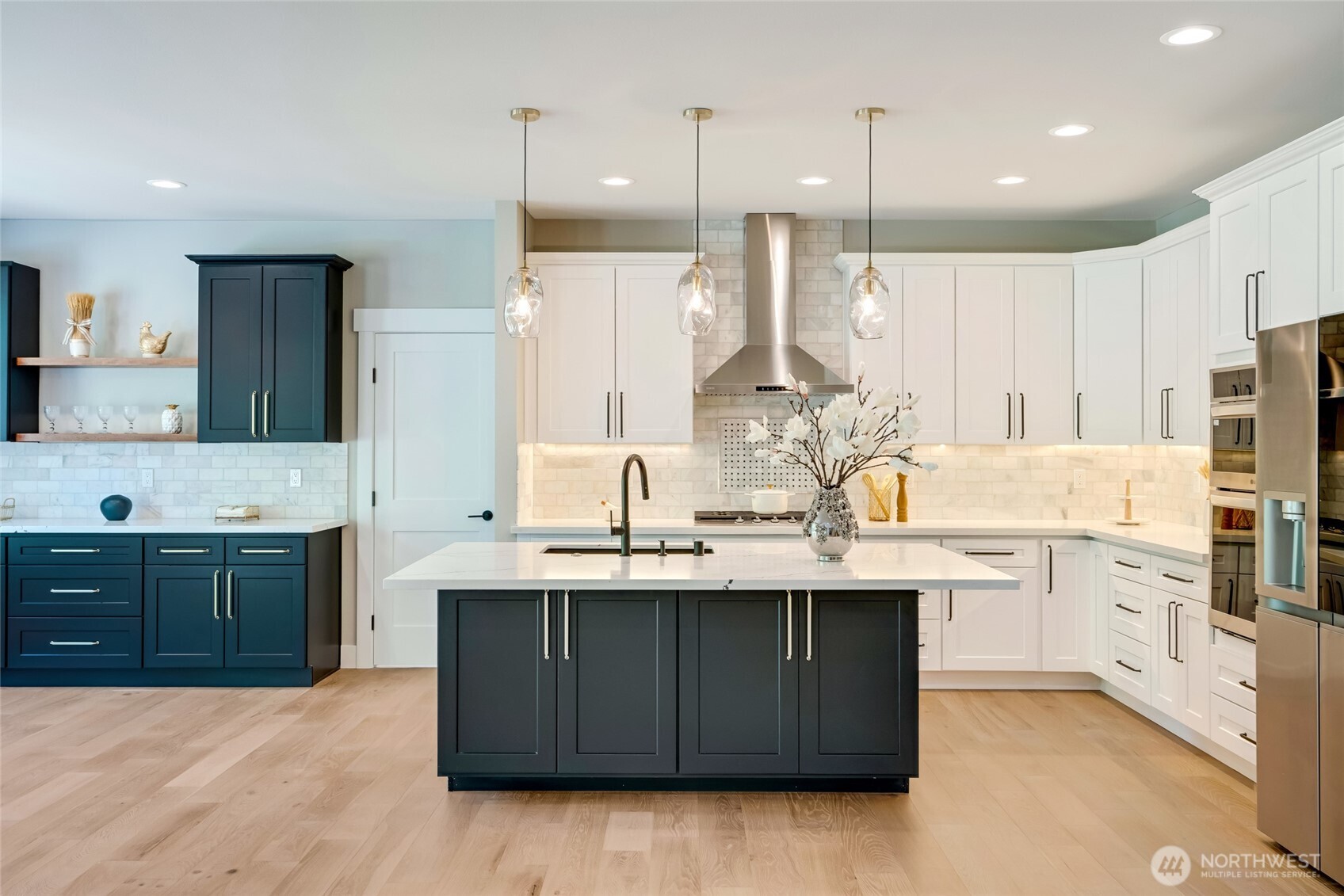 15107 250th Drive Property Photo 5