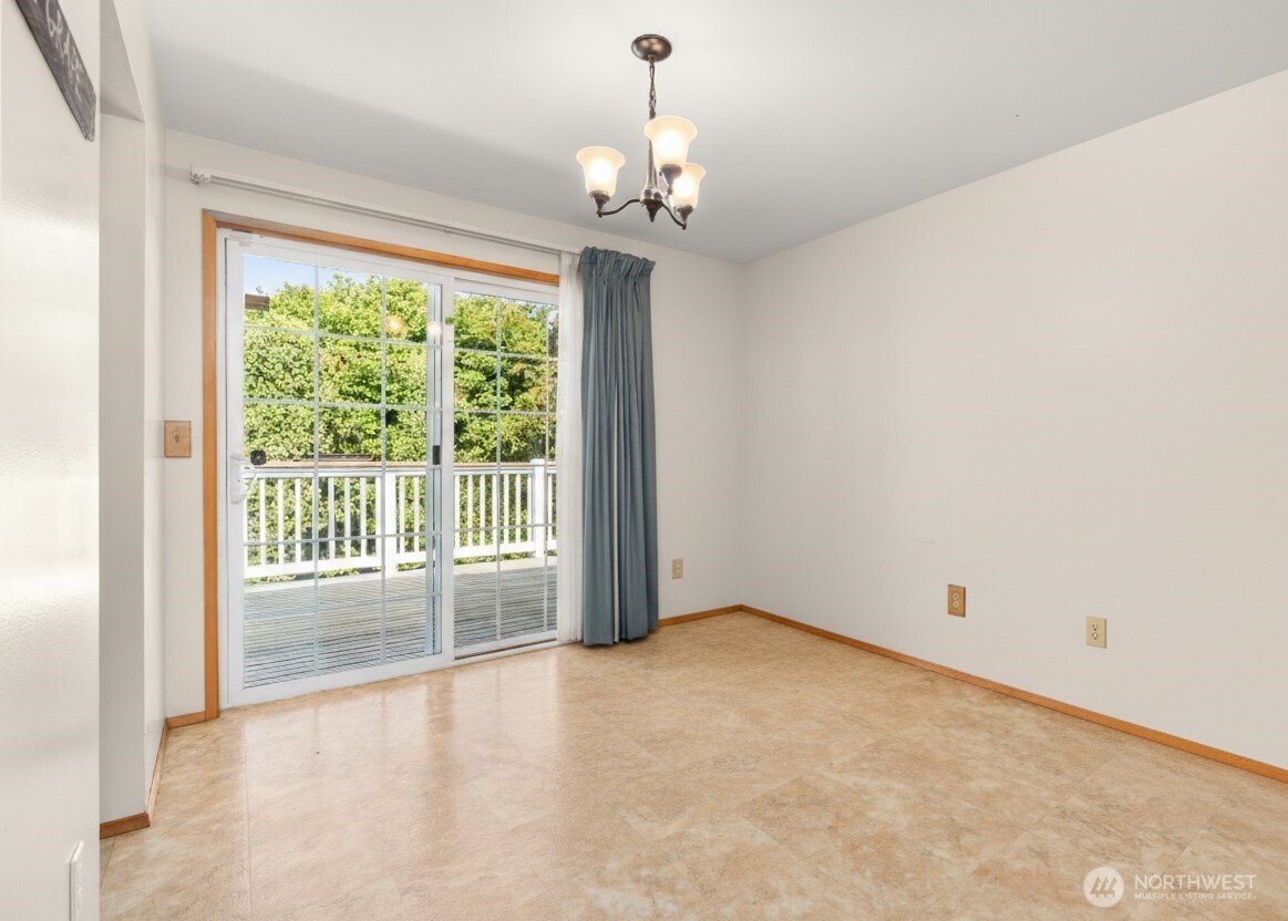 30017 42nd Pl Property Photo 6