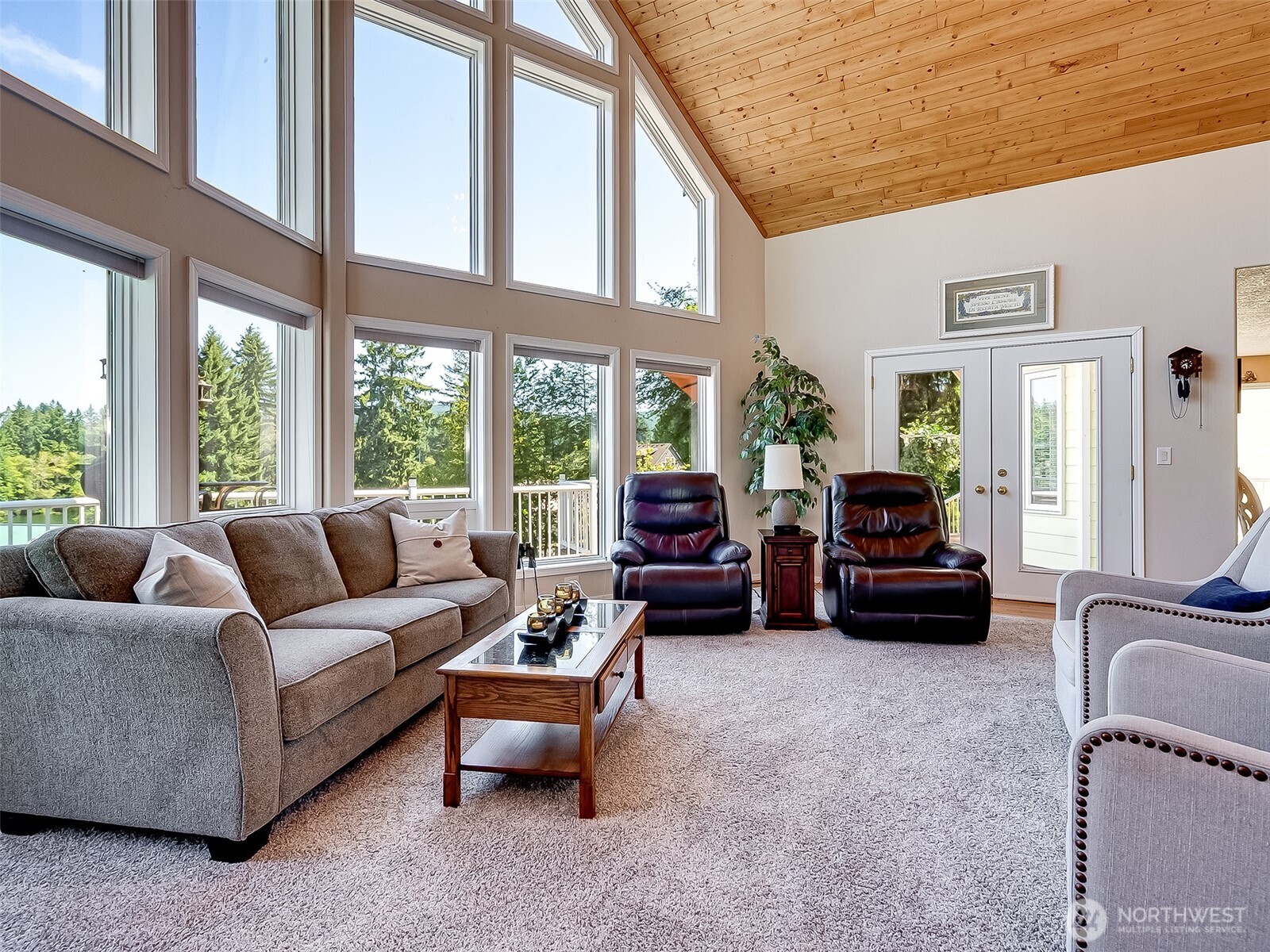 103 Lakeside Drive Property Photo 5