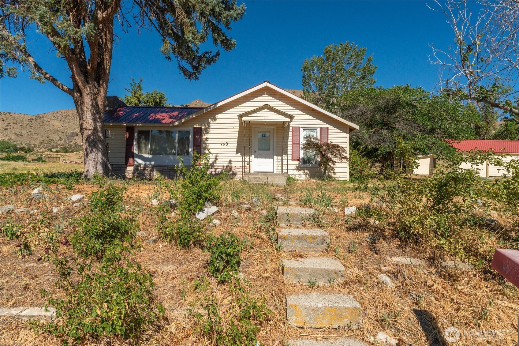 750 4th Street Property Photo 2