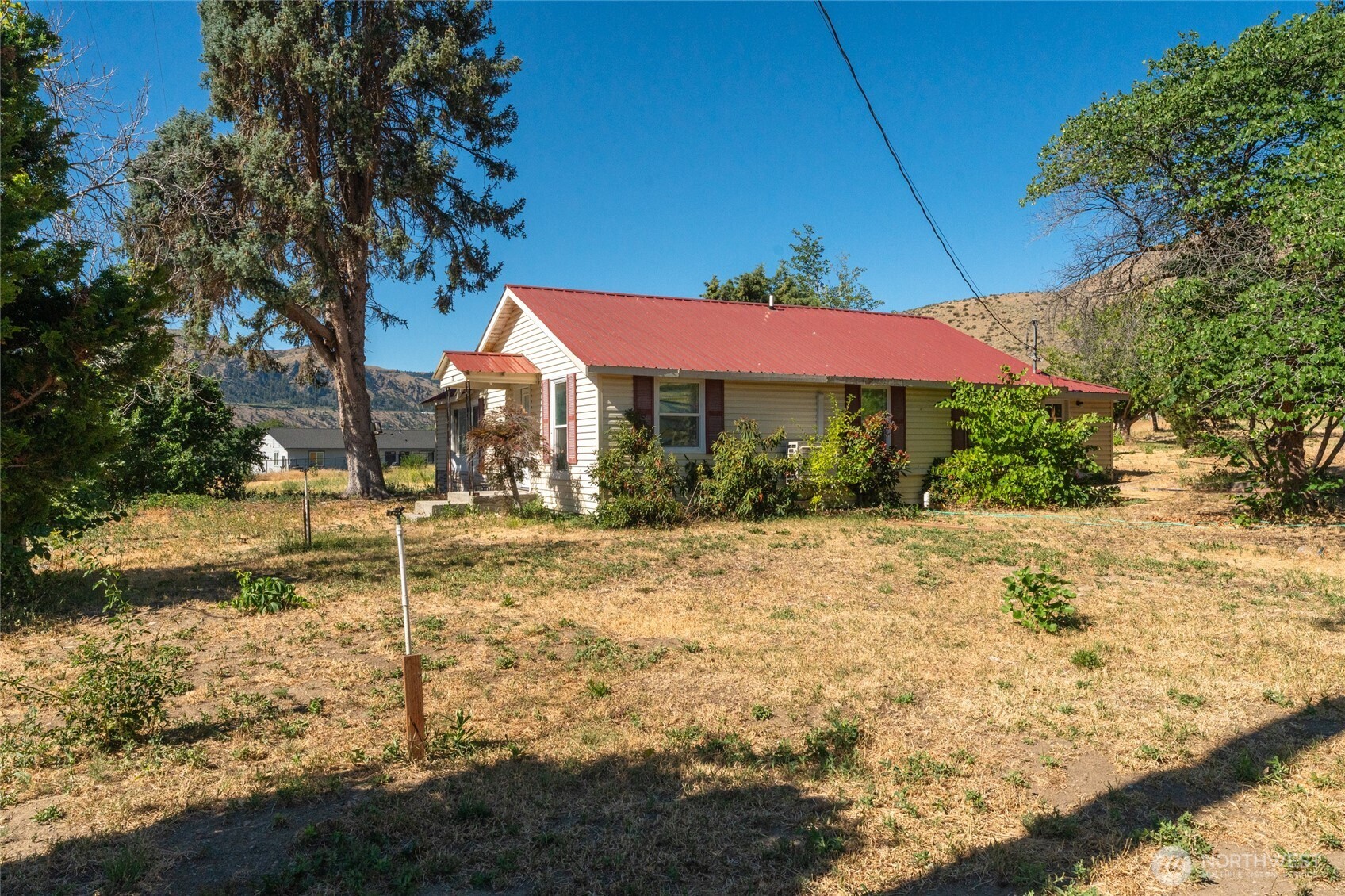 750 4th Street Property Photo 3