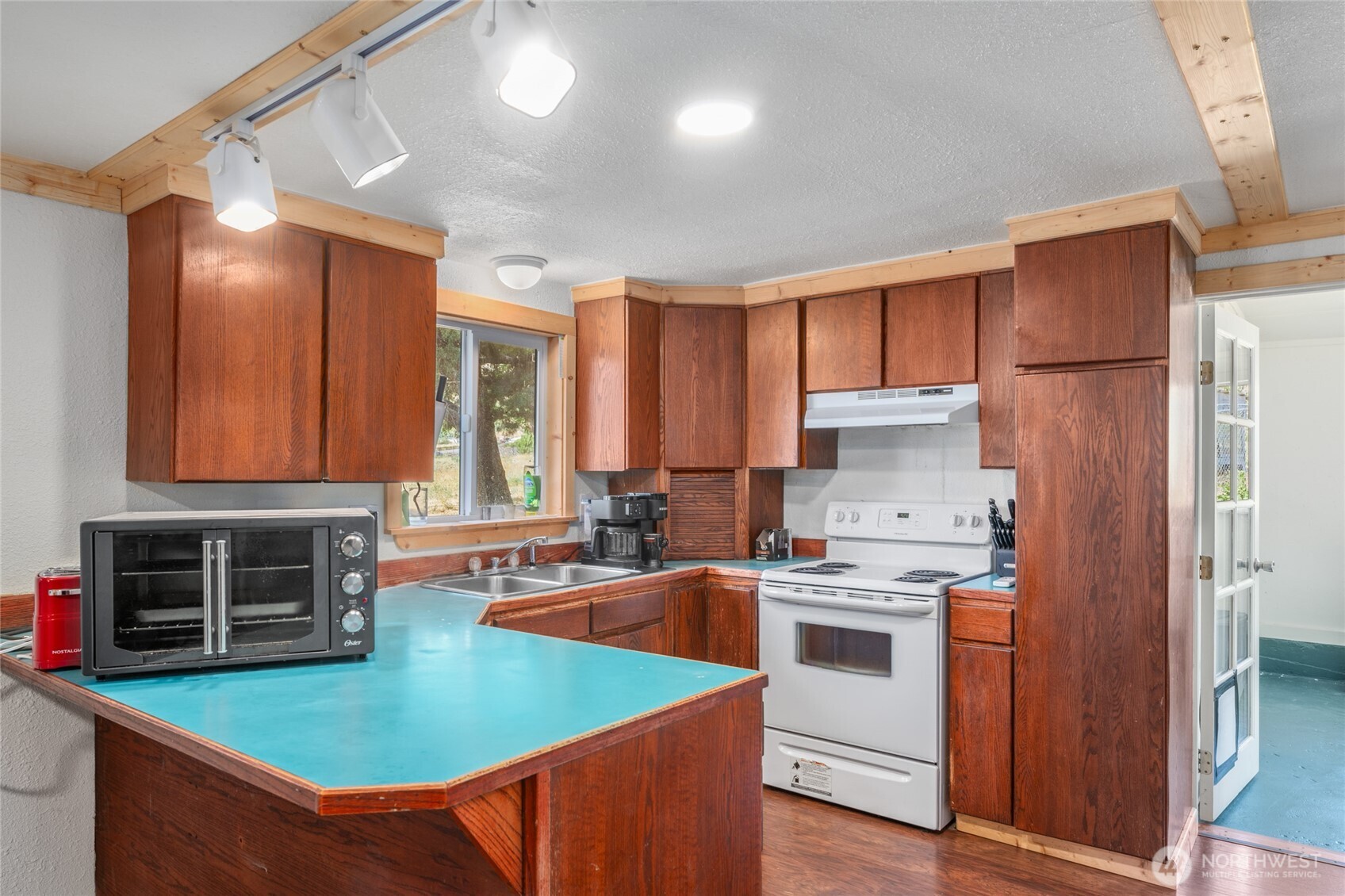 750 4th Street Property Photo 10