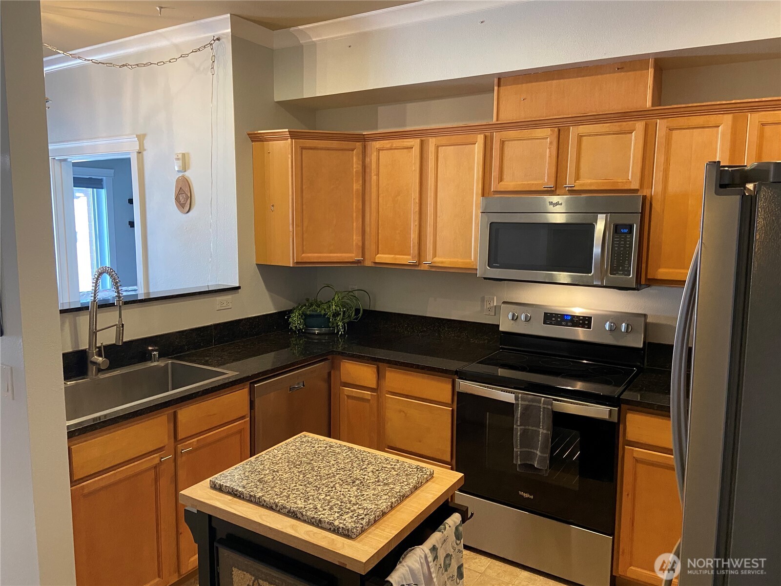 1015 Railroad Avenue 211 Property Photo 1