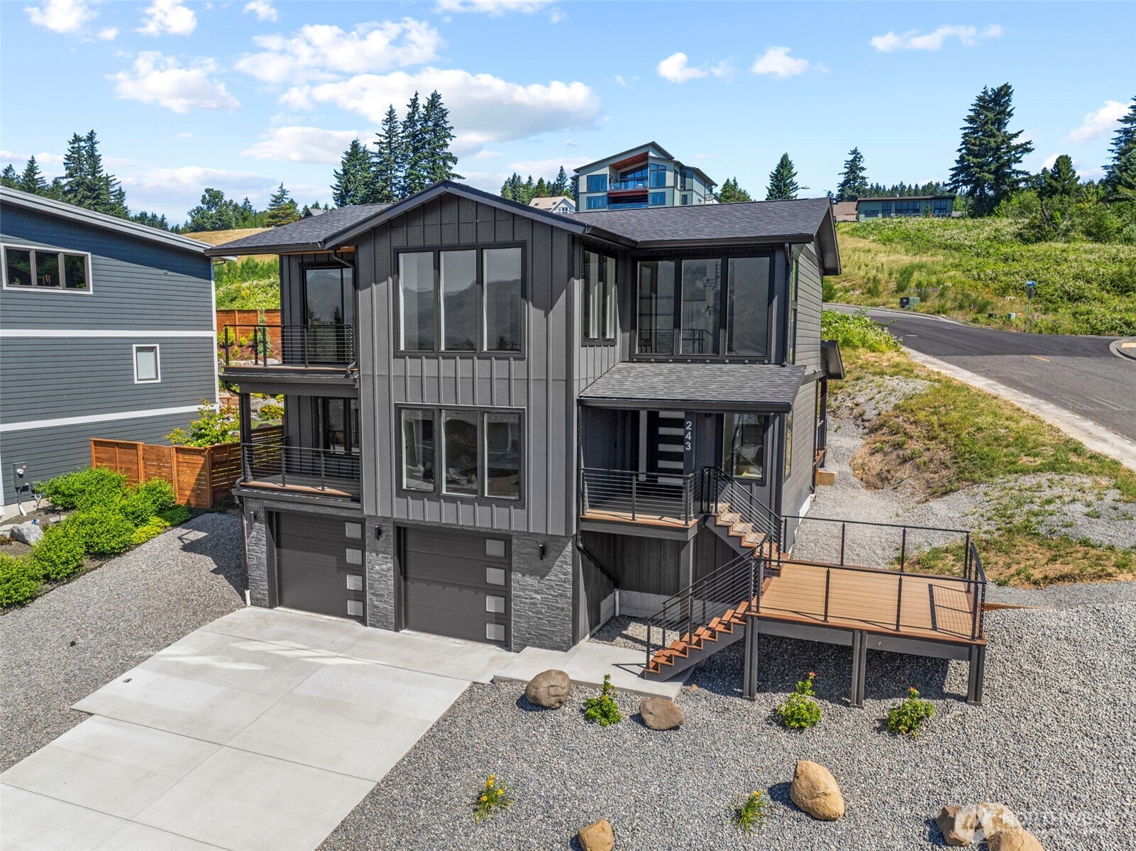 243 NE Hemmingway Drive