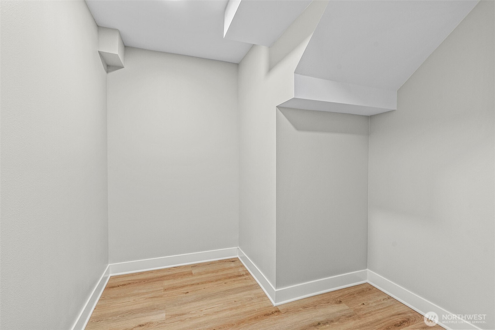 243 Ne Hemmingway Drive Property Photo 33