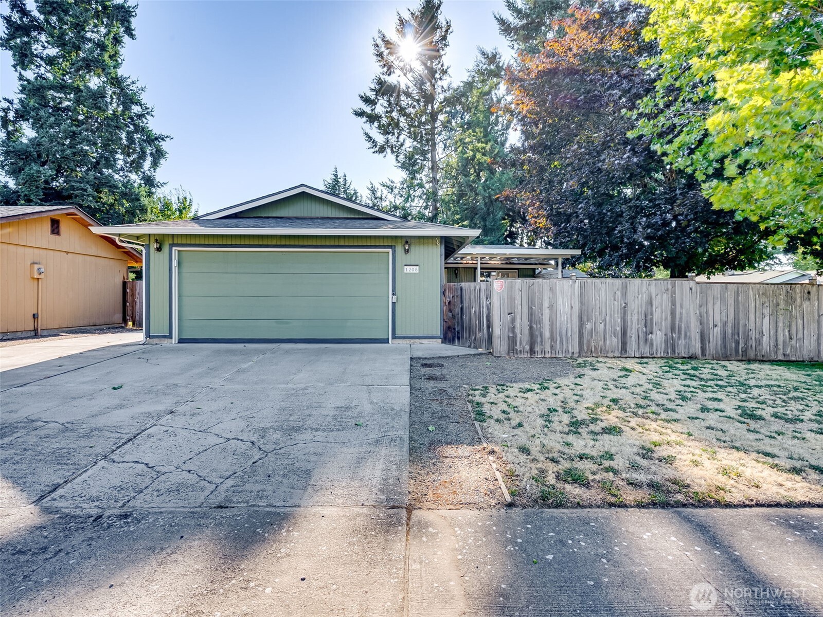 1208 Se Briarwood Drive Property Photo 1