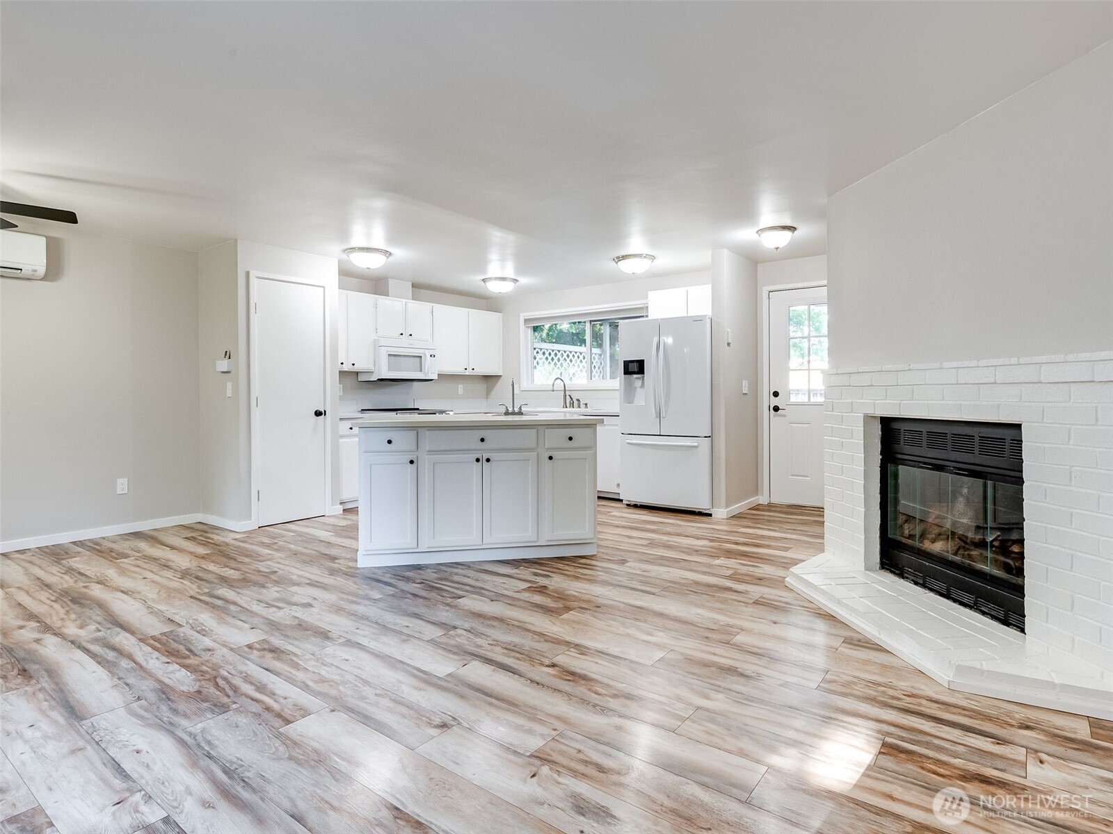 1208 Se Briarwood Drive Property Photo 10