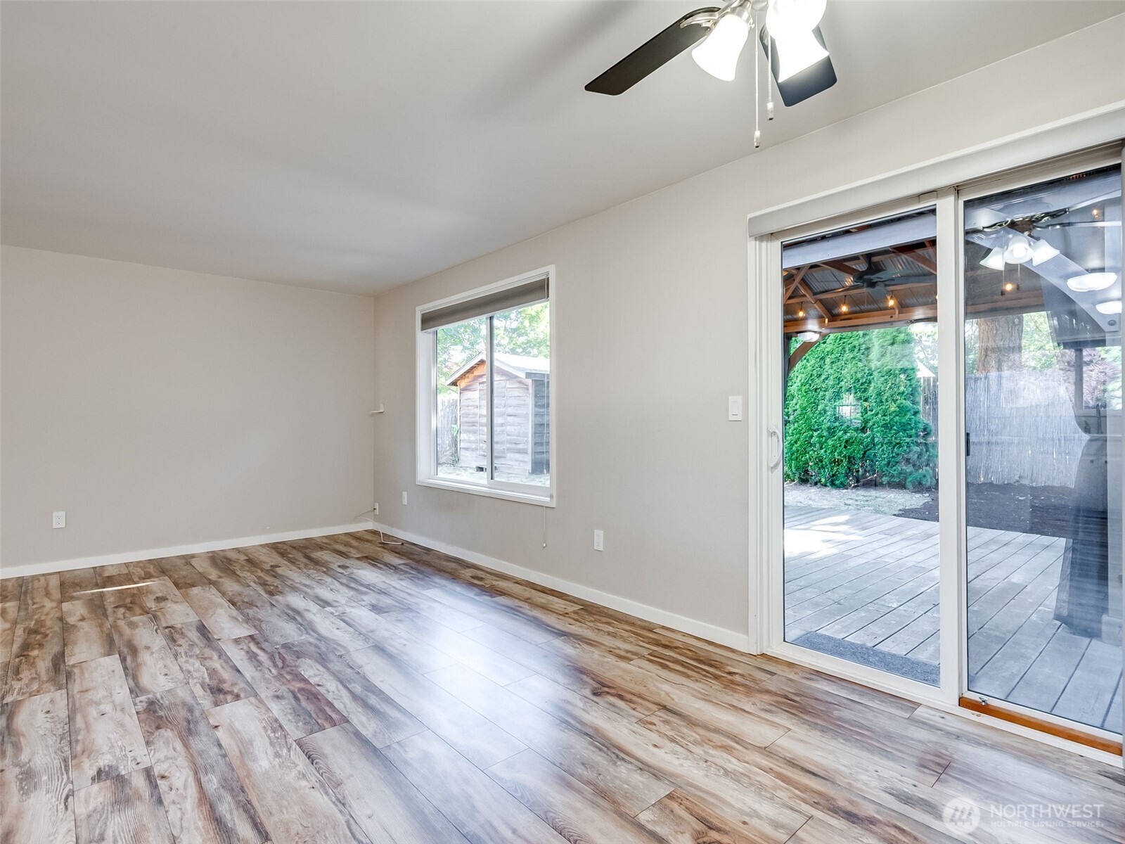 1208 Se Briarwood Drive Property Photo 12