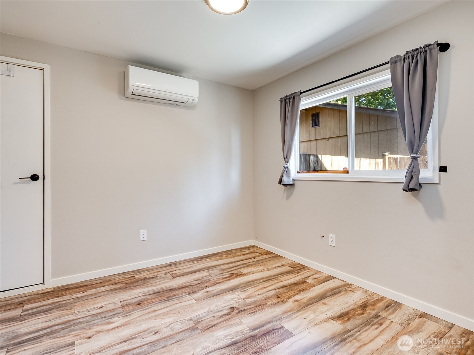 1208 Se Briarwood Drive Property Photo 19