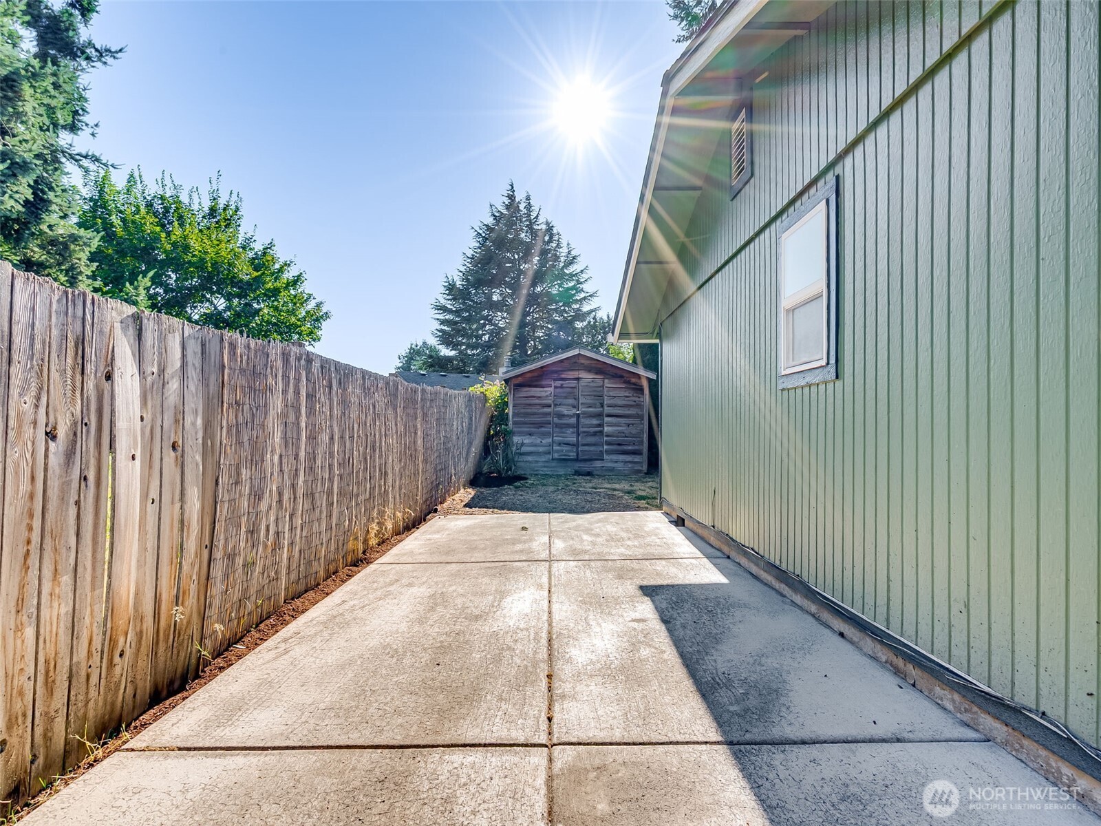 1208 Se Briarwood Drive Property Photo 29