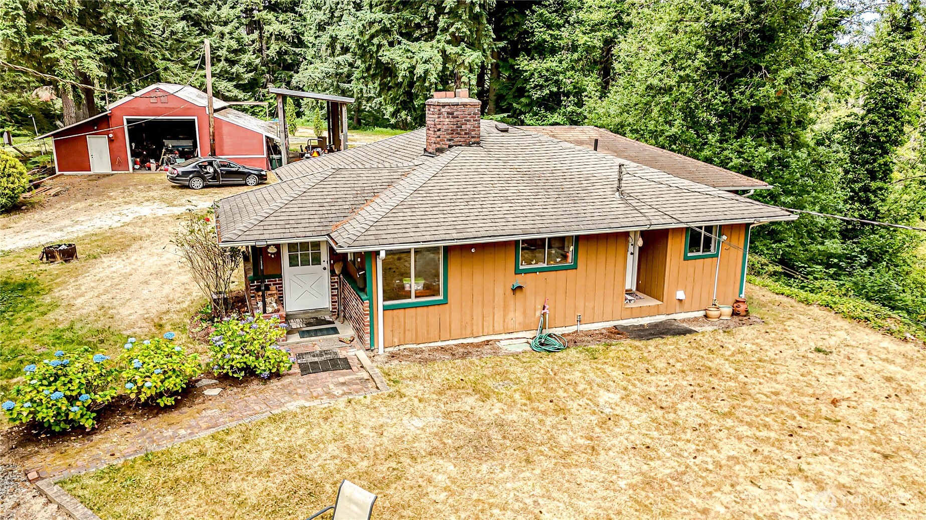 18612 51st Avenue Property Photo 4