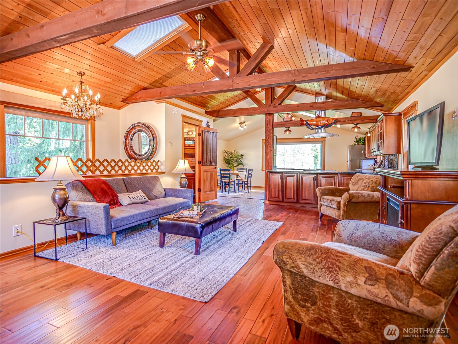 18612 51st Avenue Property Photo 7
