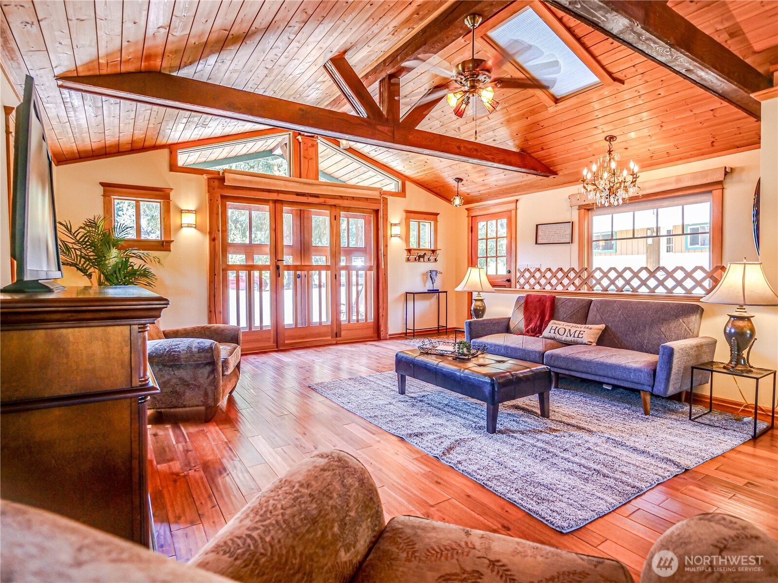 18612 51st Avenue Property Photo 8