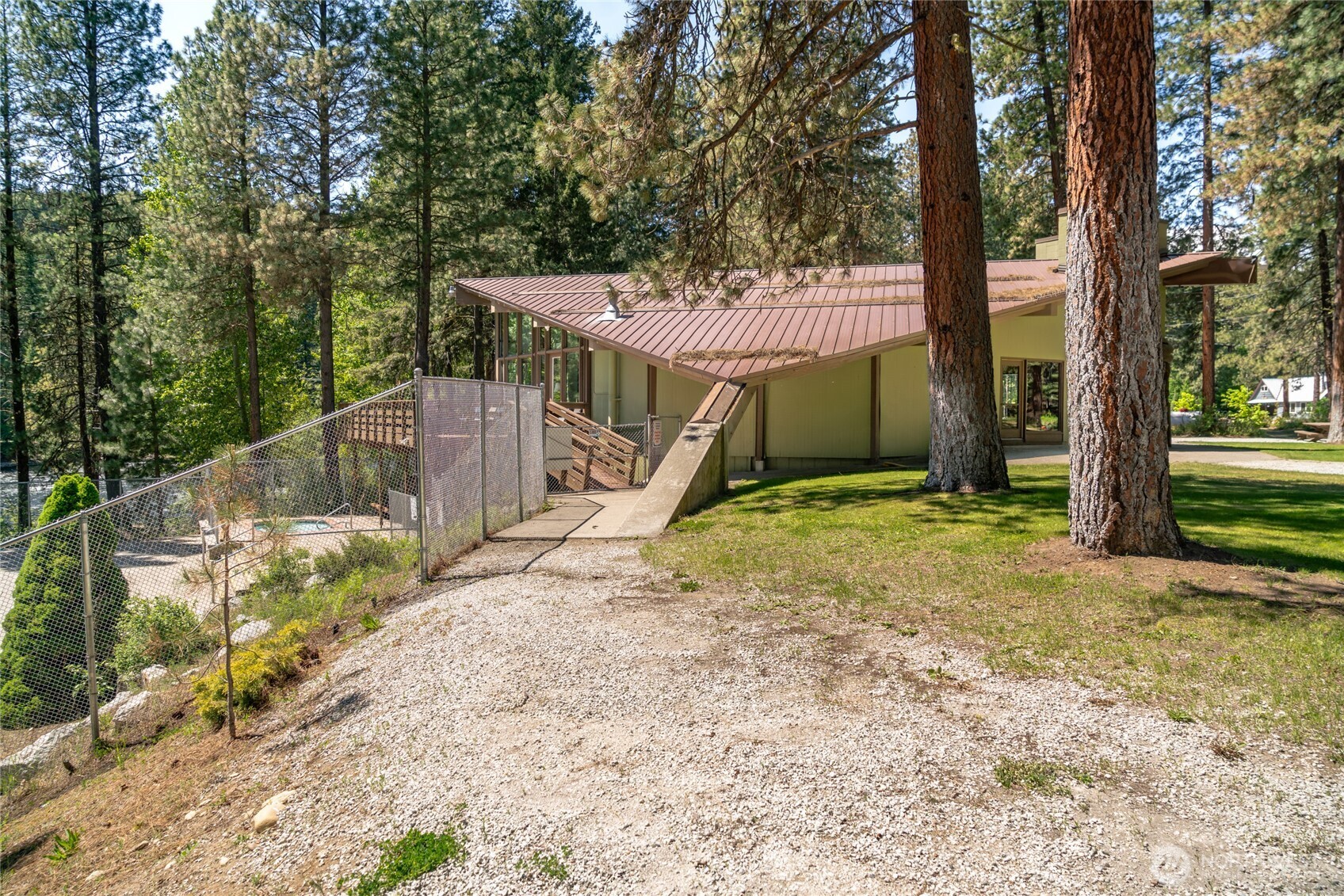25601 Camp 12 Rd Property Photo 6