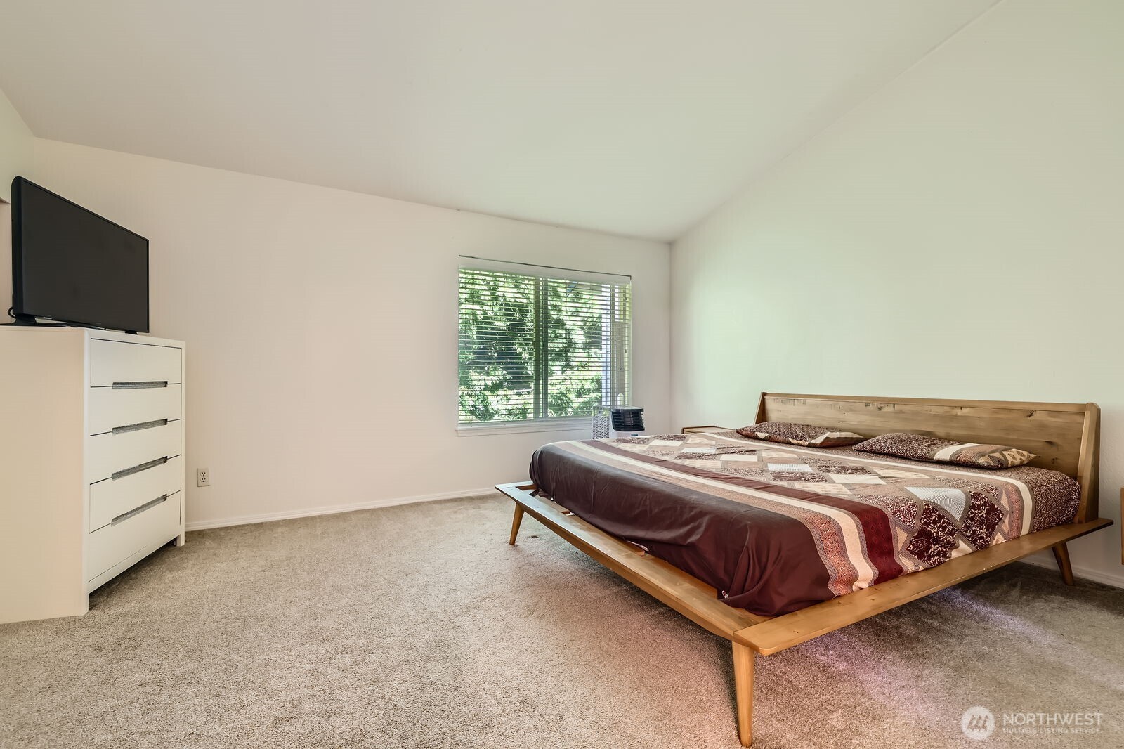 1131 115th Street J3 Property Photo 6