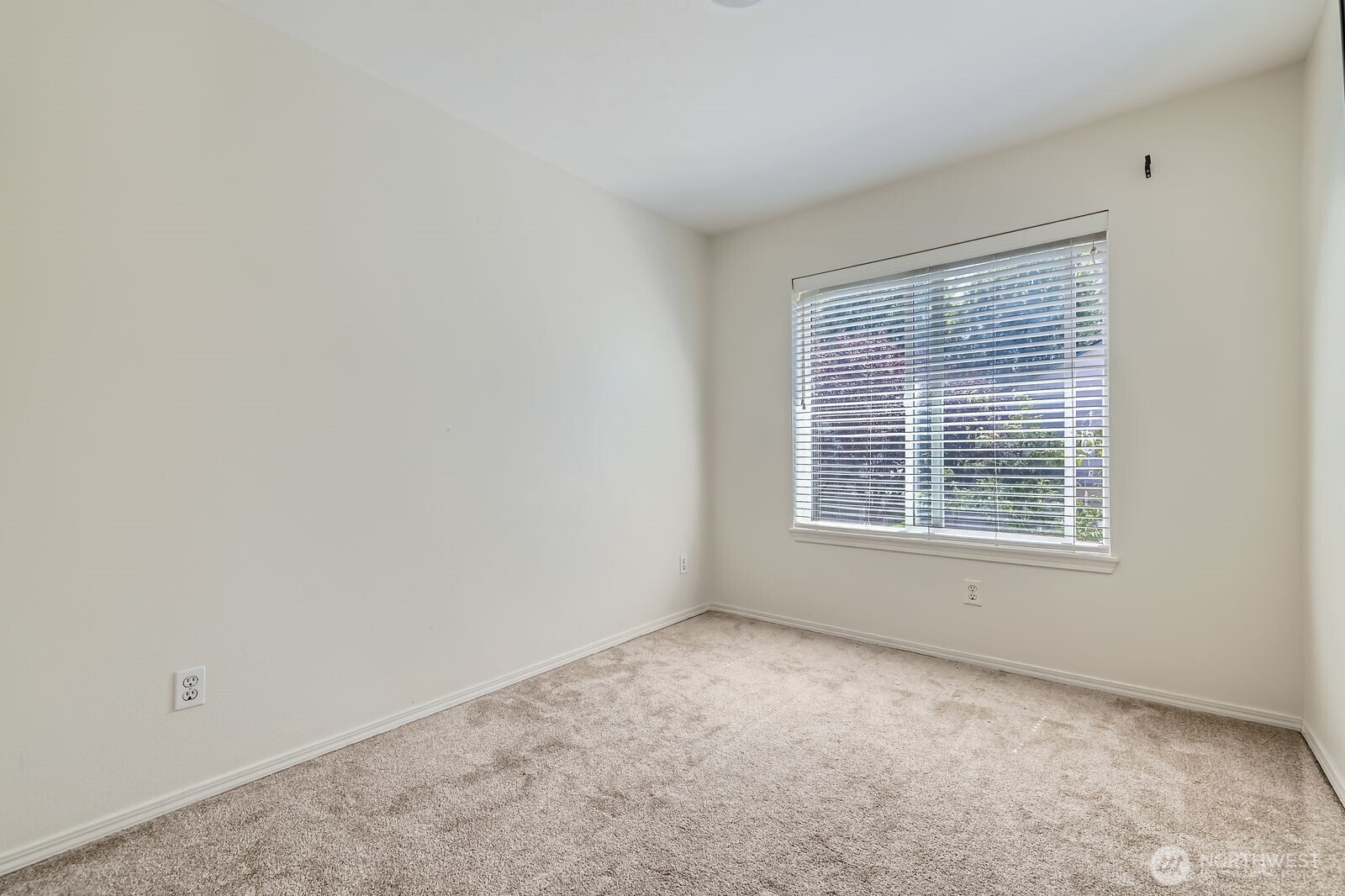 1131 115th Street J3 Property Photo 9