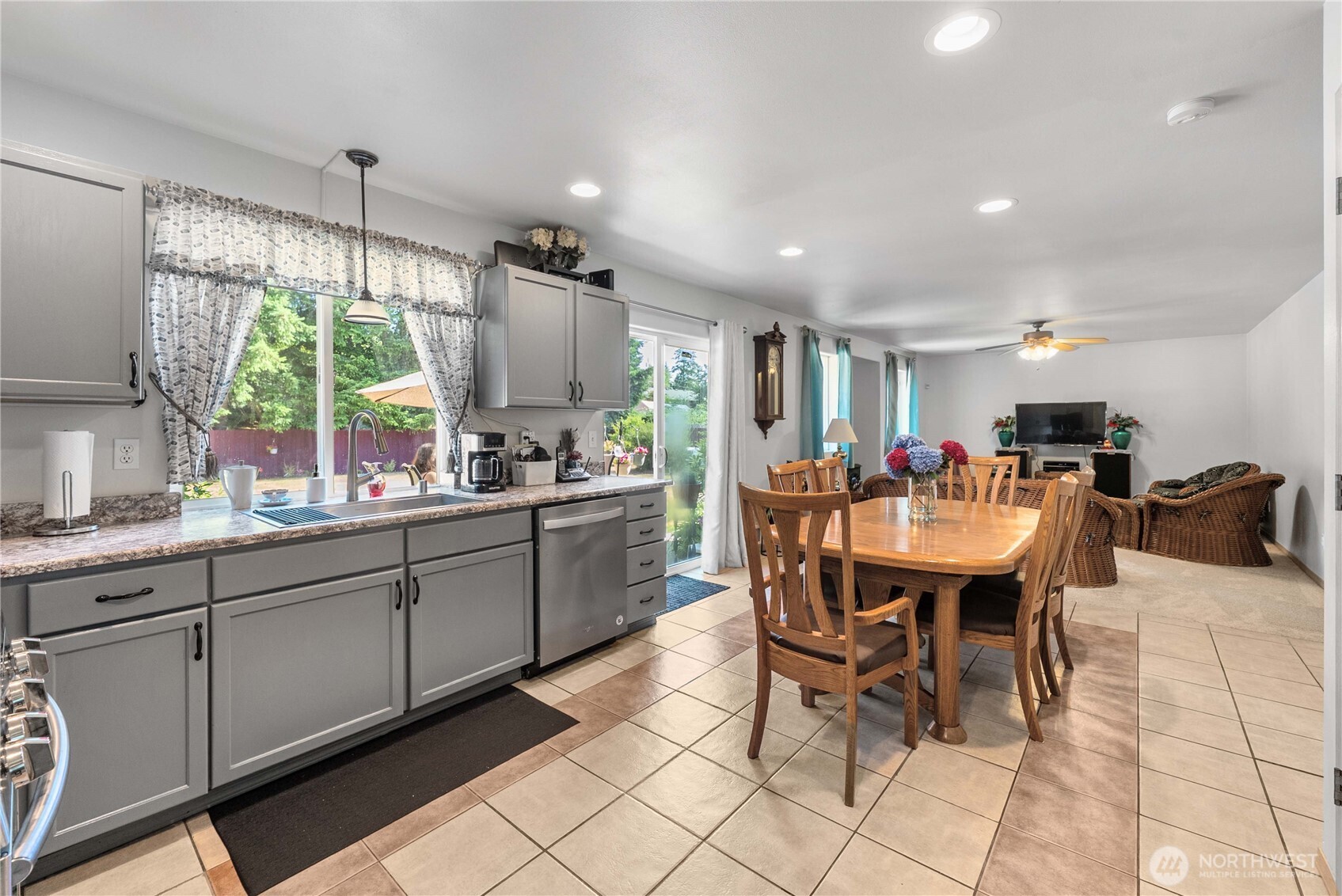 11925 Mayfair Avenue Property Photo 8