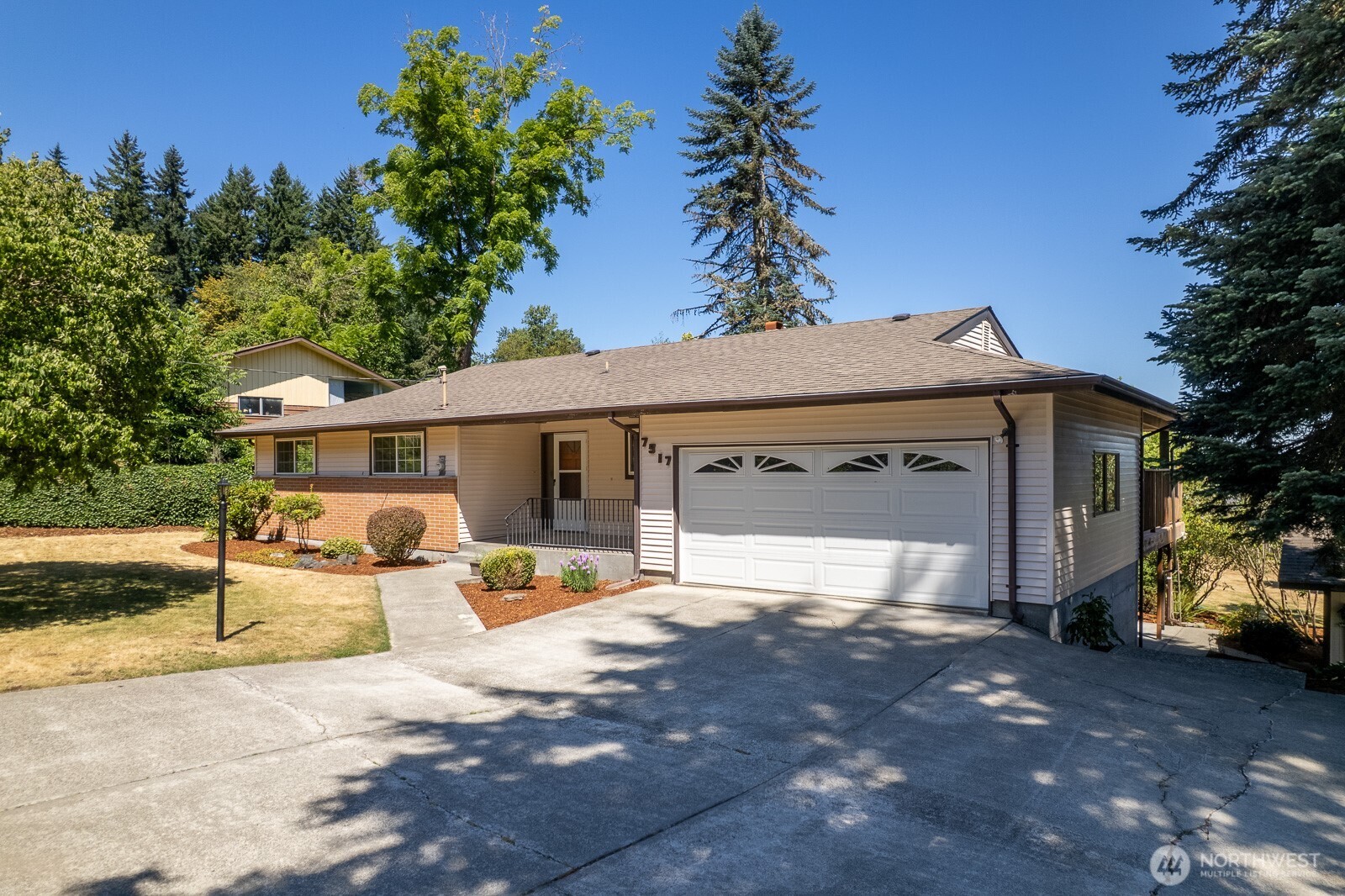 7517 86th Street Property Photo 1