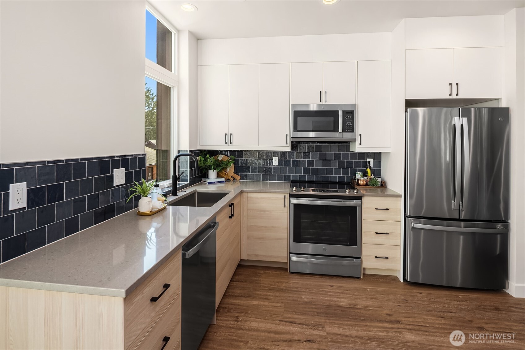 1715 17th Avenue Property Photo 5