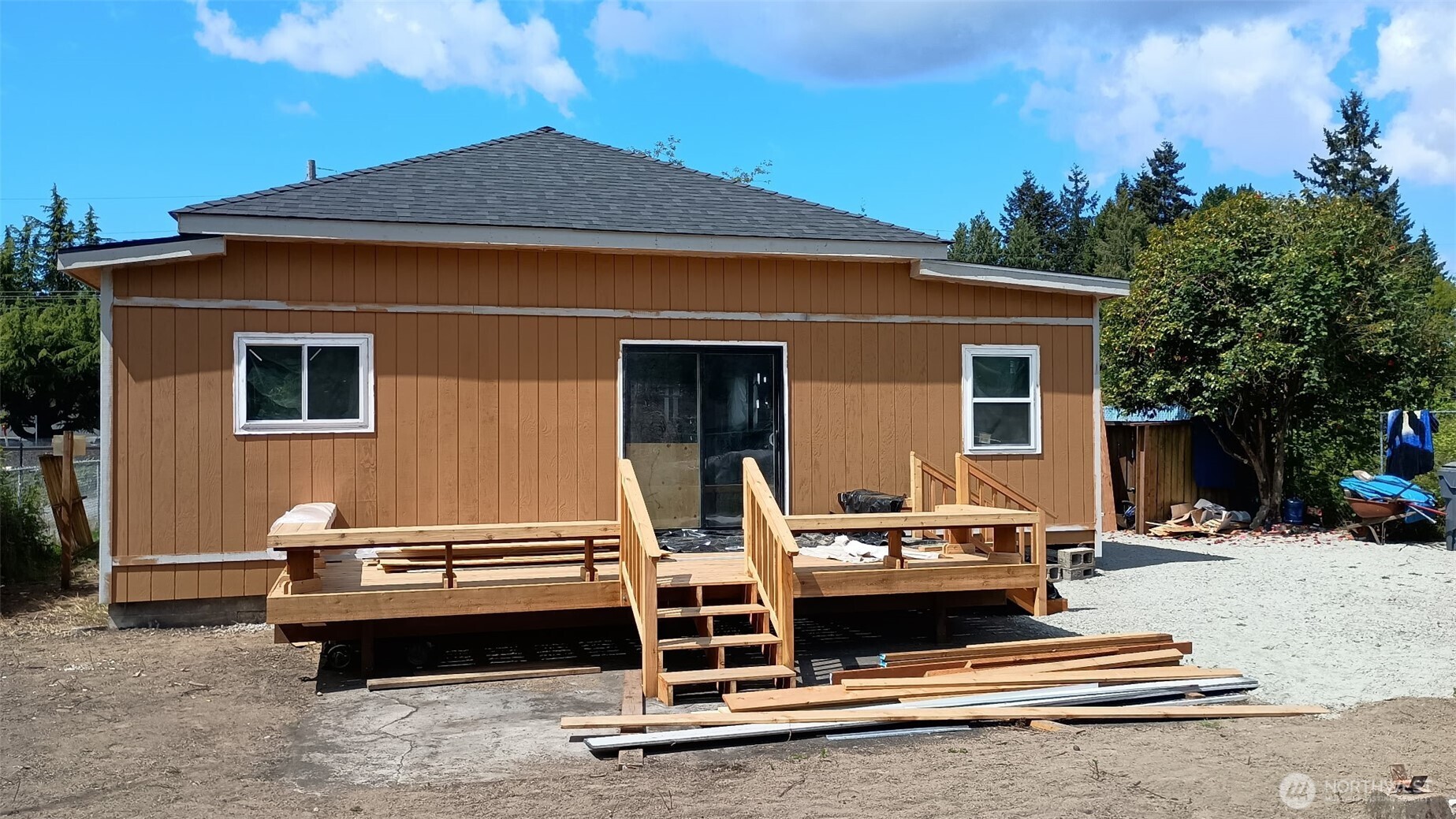 716 Railroad Avenue Property Photo 2