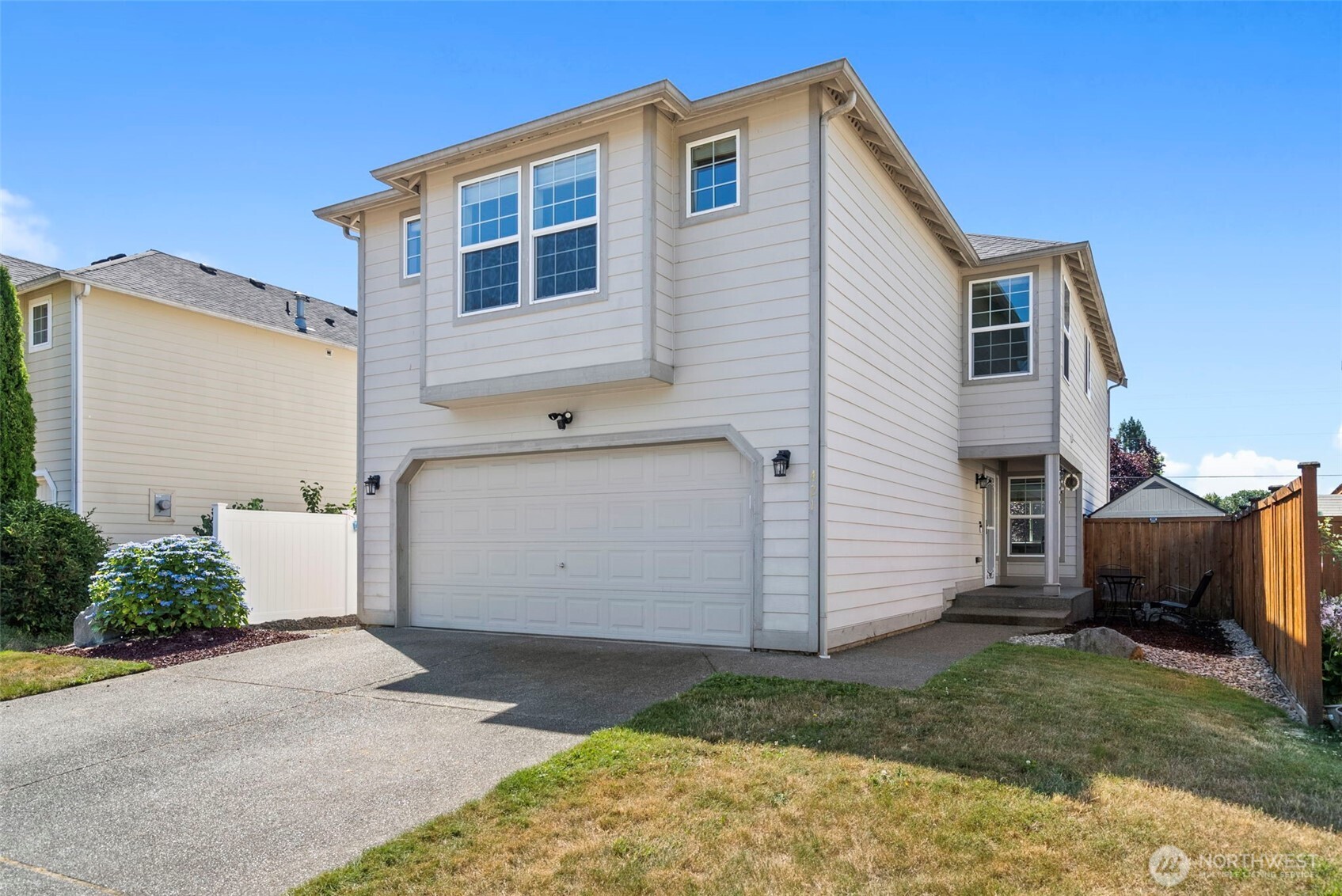 421 Green Acres Place Property Photo 1