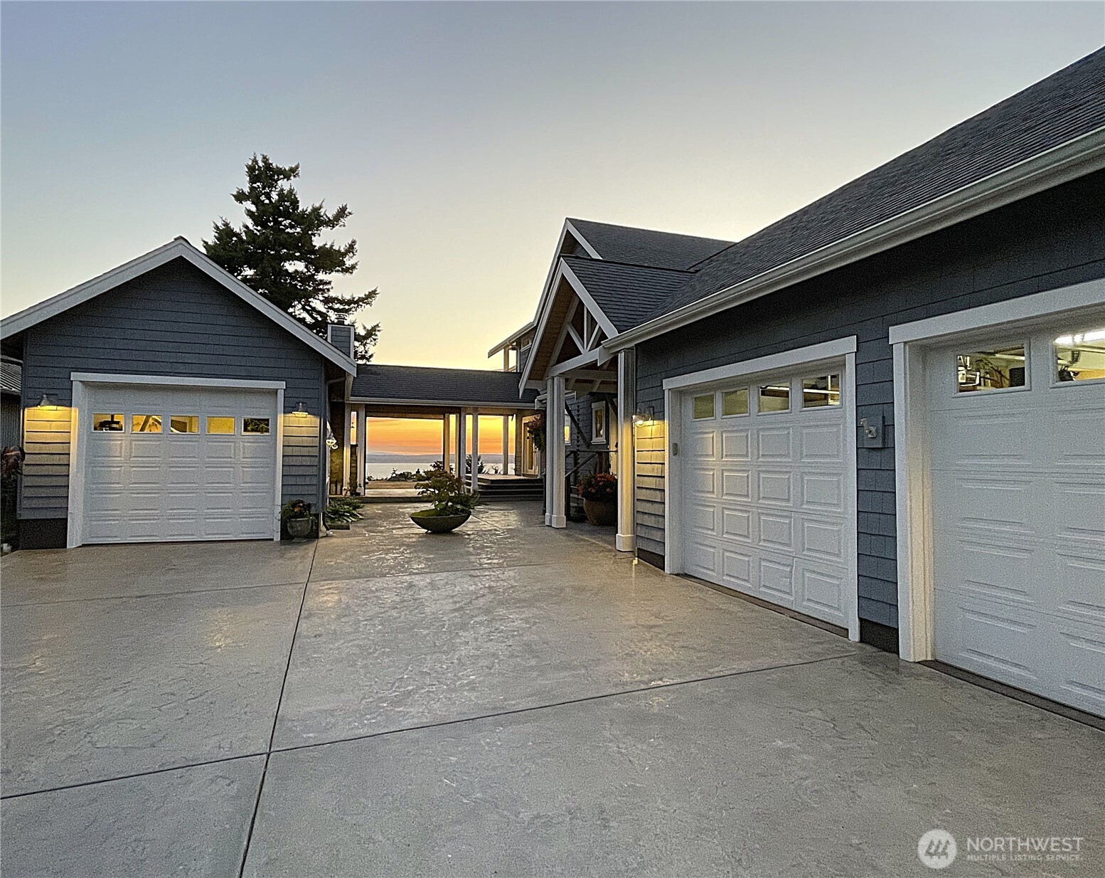 4640 Rhodie Lane Property Photo 1