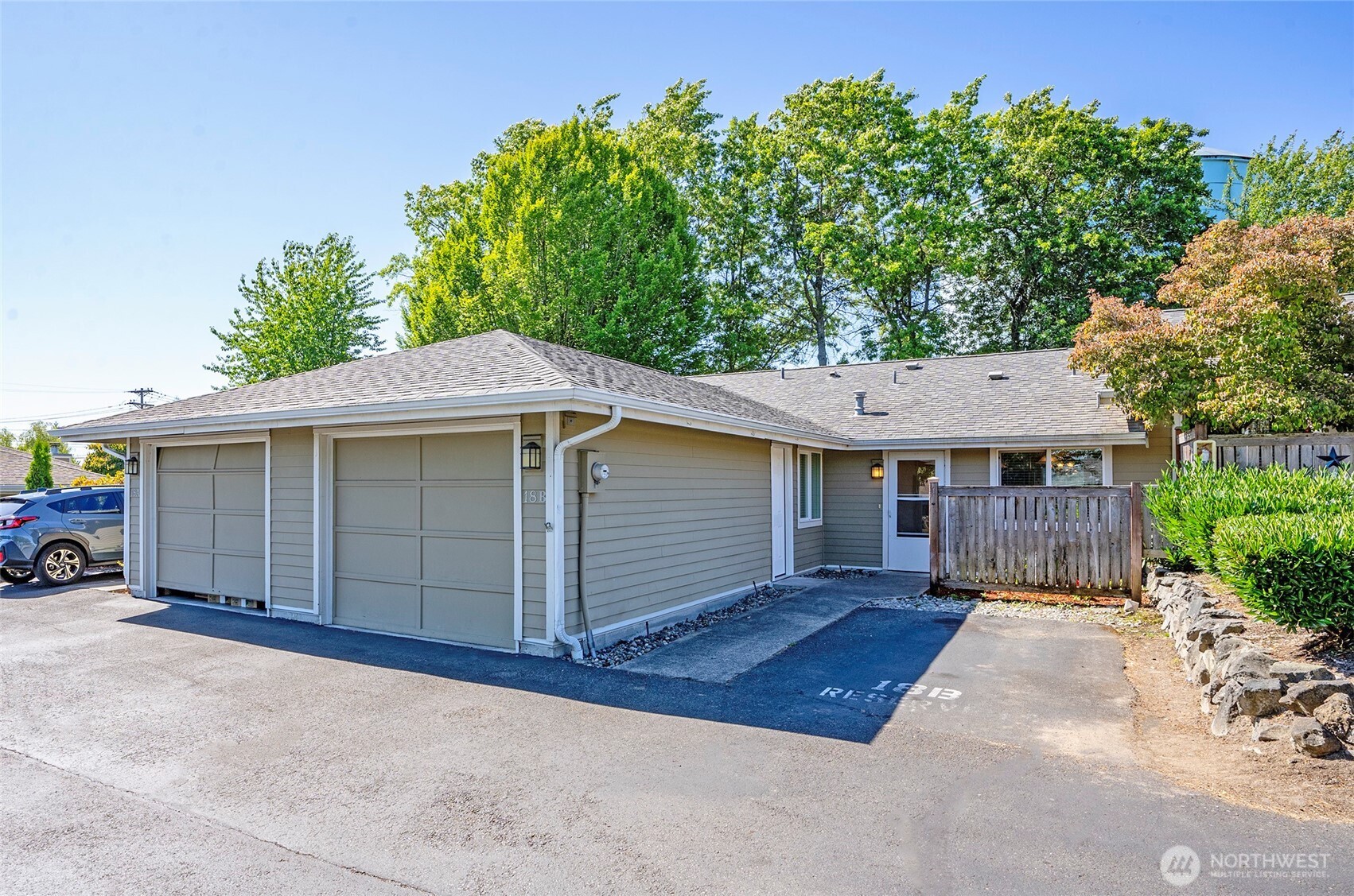 5702 N 33rd Street 18b Property Photo 1