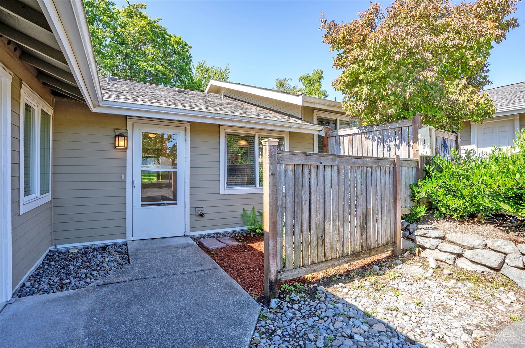 5702 N 33rd Street 18b Property Photo 3