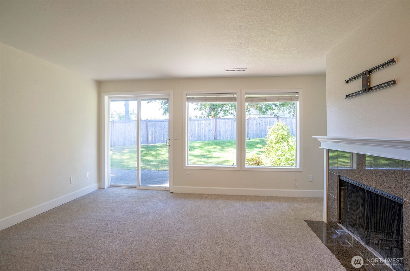 5702 N 33rd Street 18b Property Photo 6