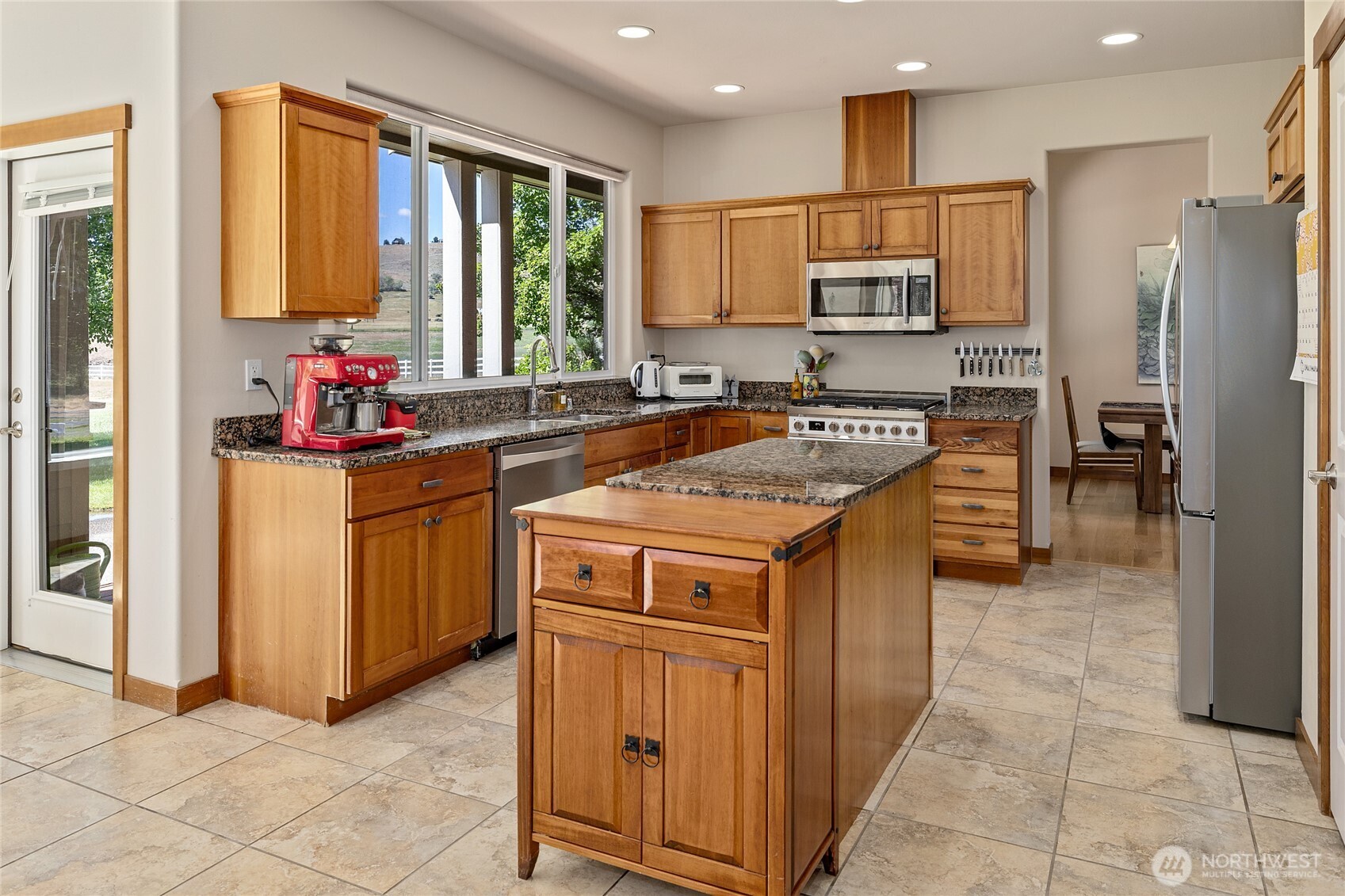 70 Majestic Heights Drive Property Photo 11