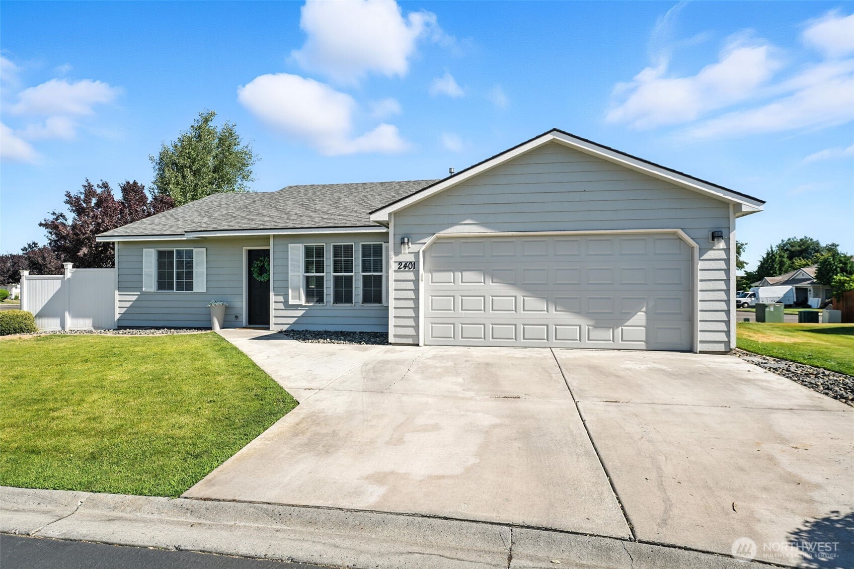 2401 S Arthur Court