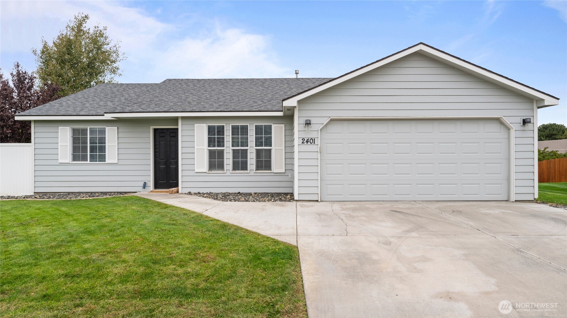 2401 S Arthur Court Property Photo 1