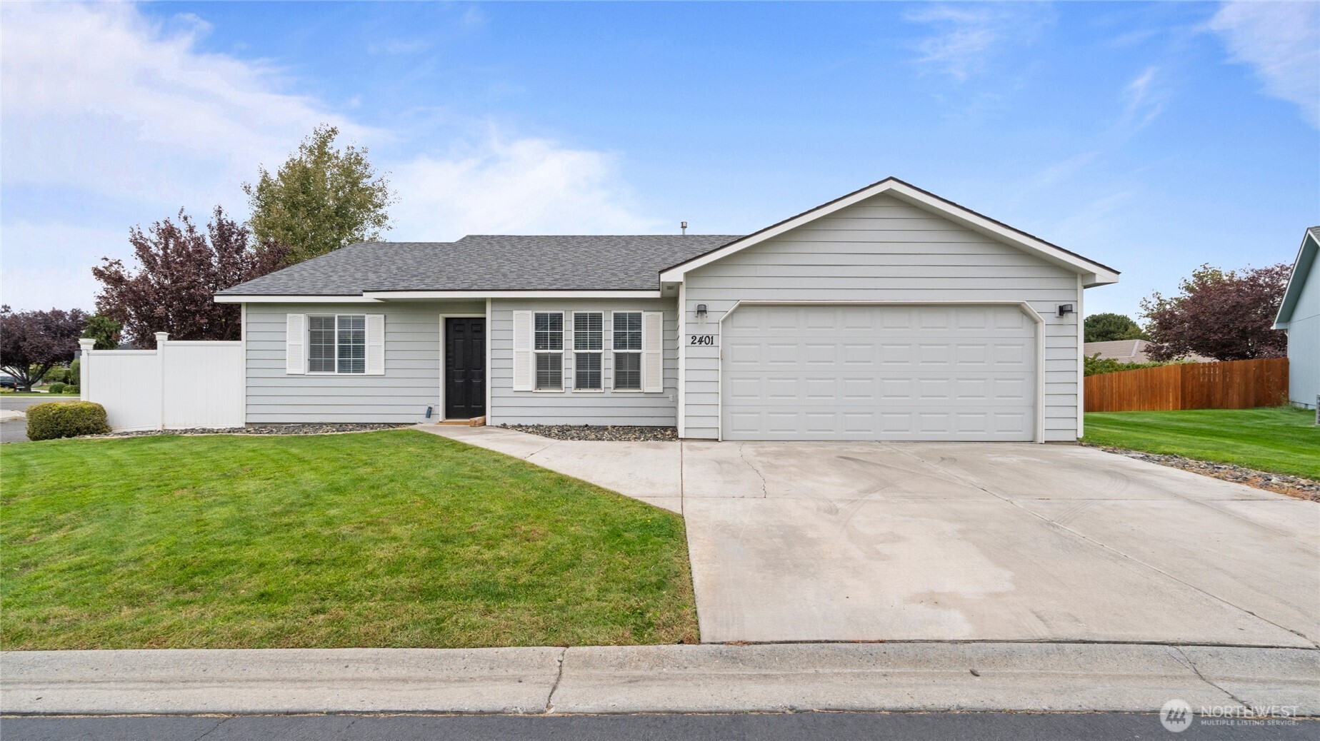 2401 S Arthur Court Property Photo 3