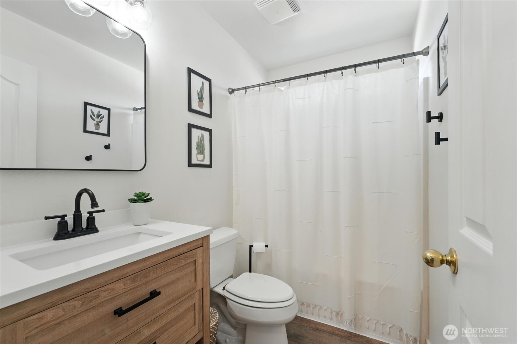 2401 S Arthur Court Property Photo 13