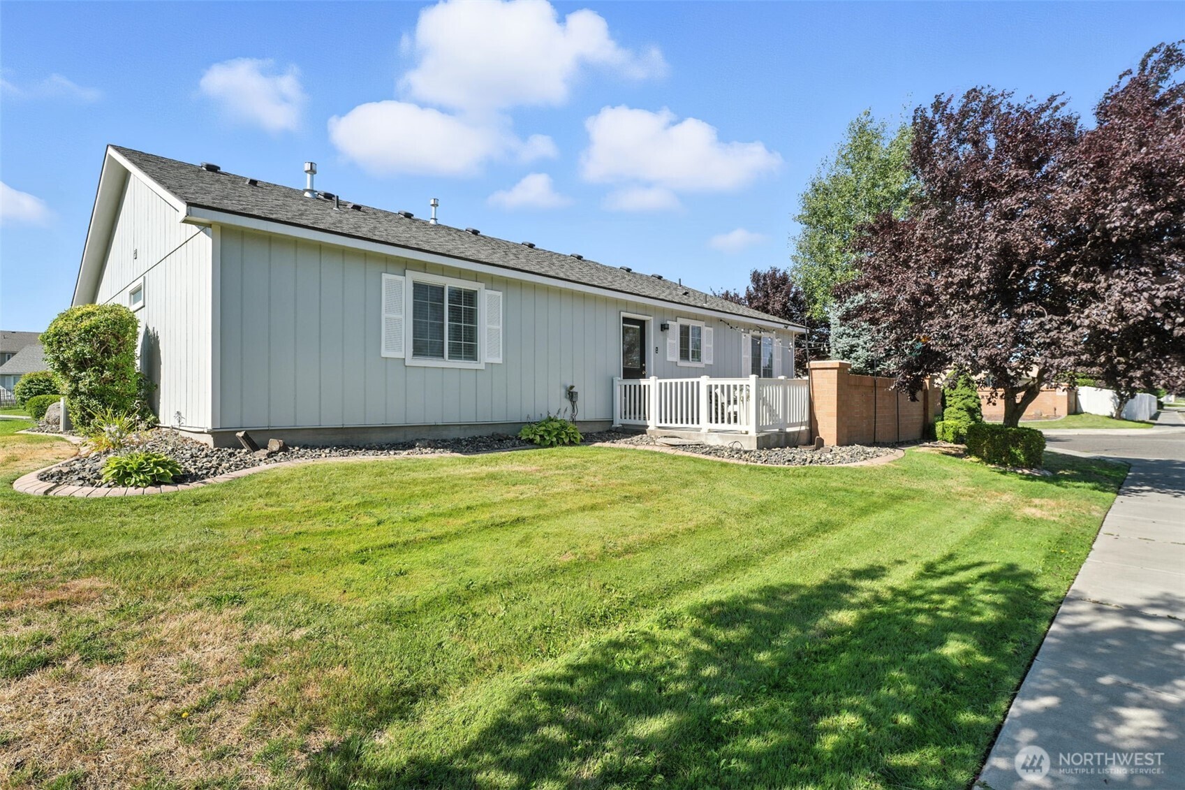 2401 S Arthur Court Property Photo 17