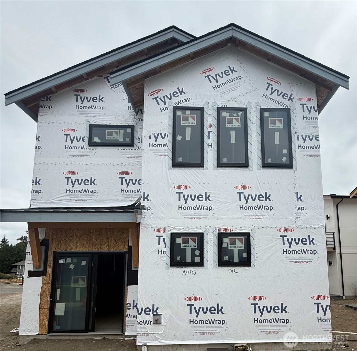 220 Skipping Stone Loop Property Photo 3