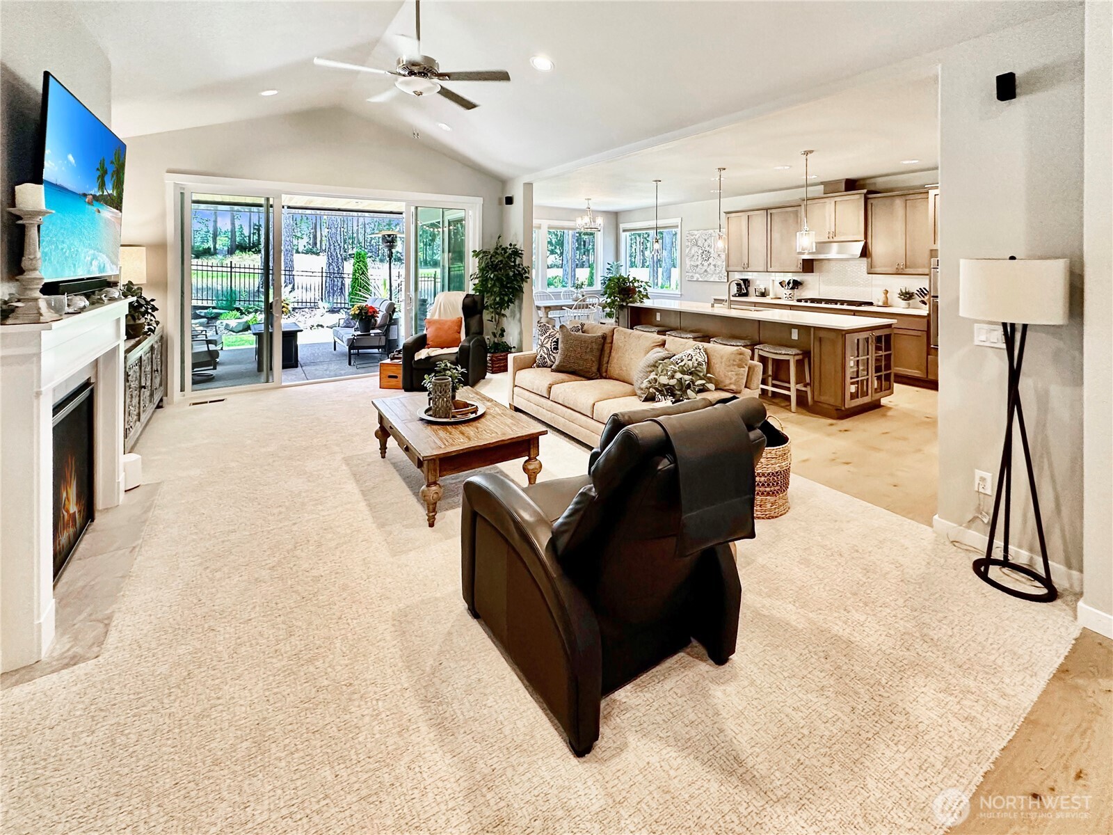 4411 Caddyshack Drive Property Photo 7