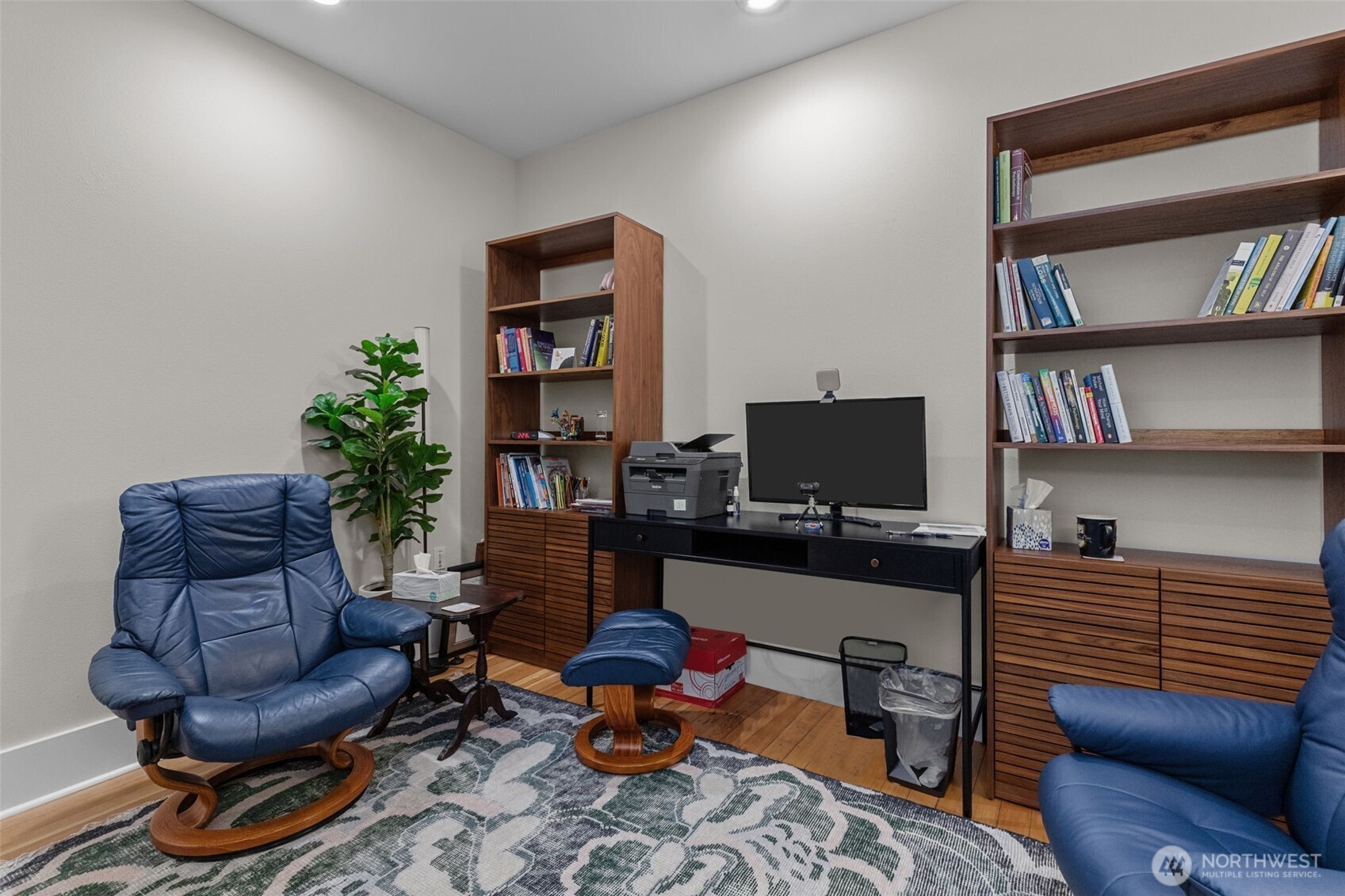 4510 Thackeray Property Photo 7