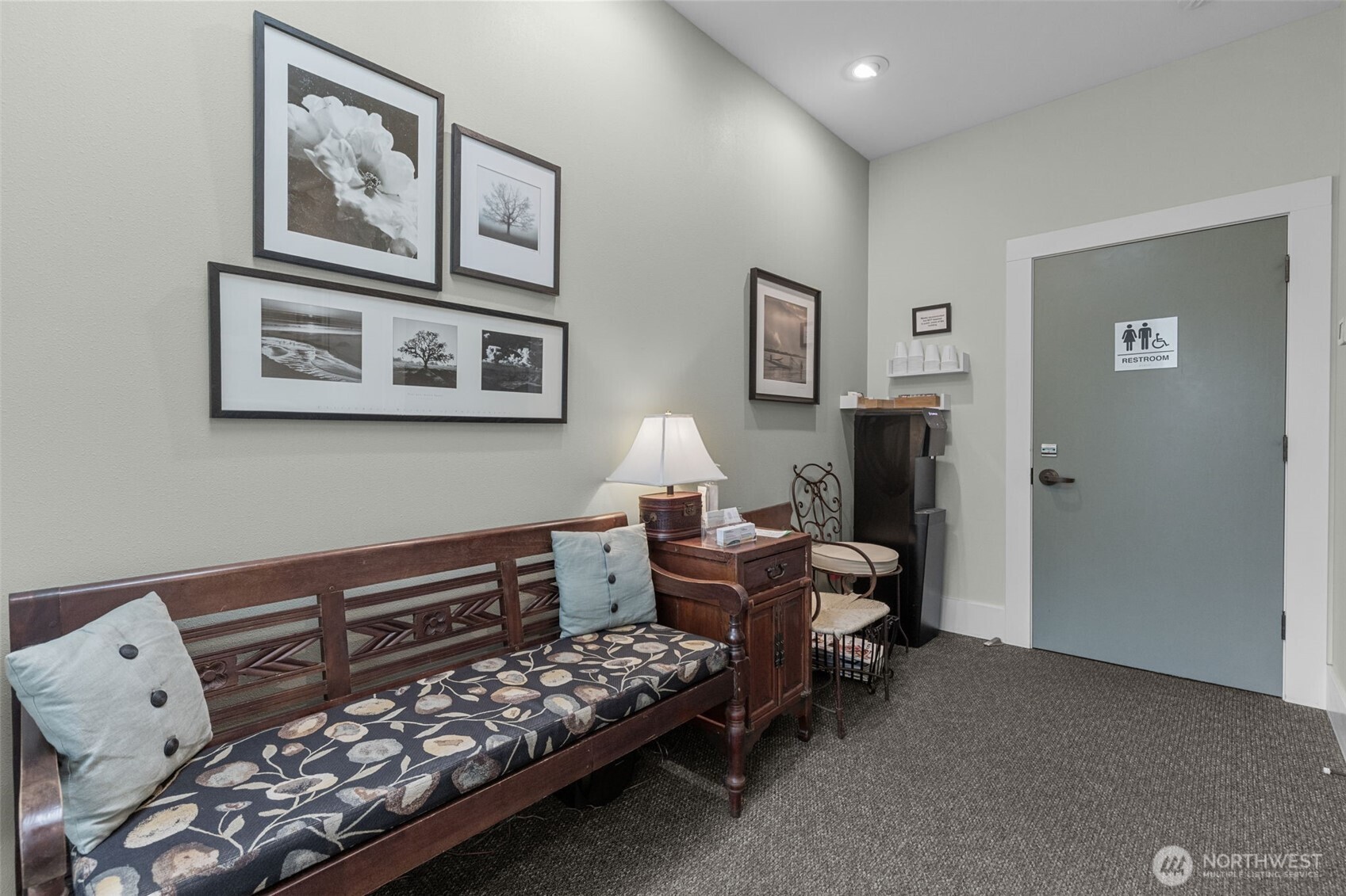 4510 Thackeray Property Photo 15