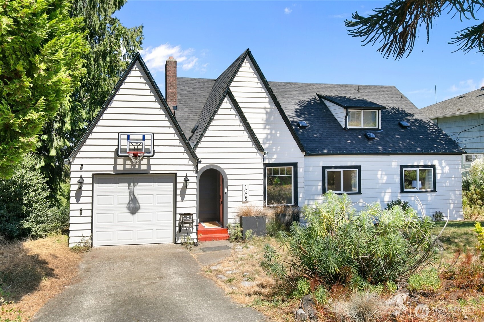 1005 E 30th Street Property Photo 1