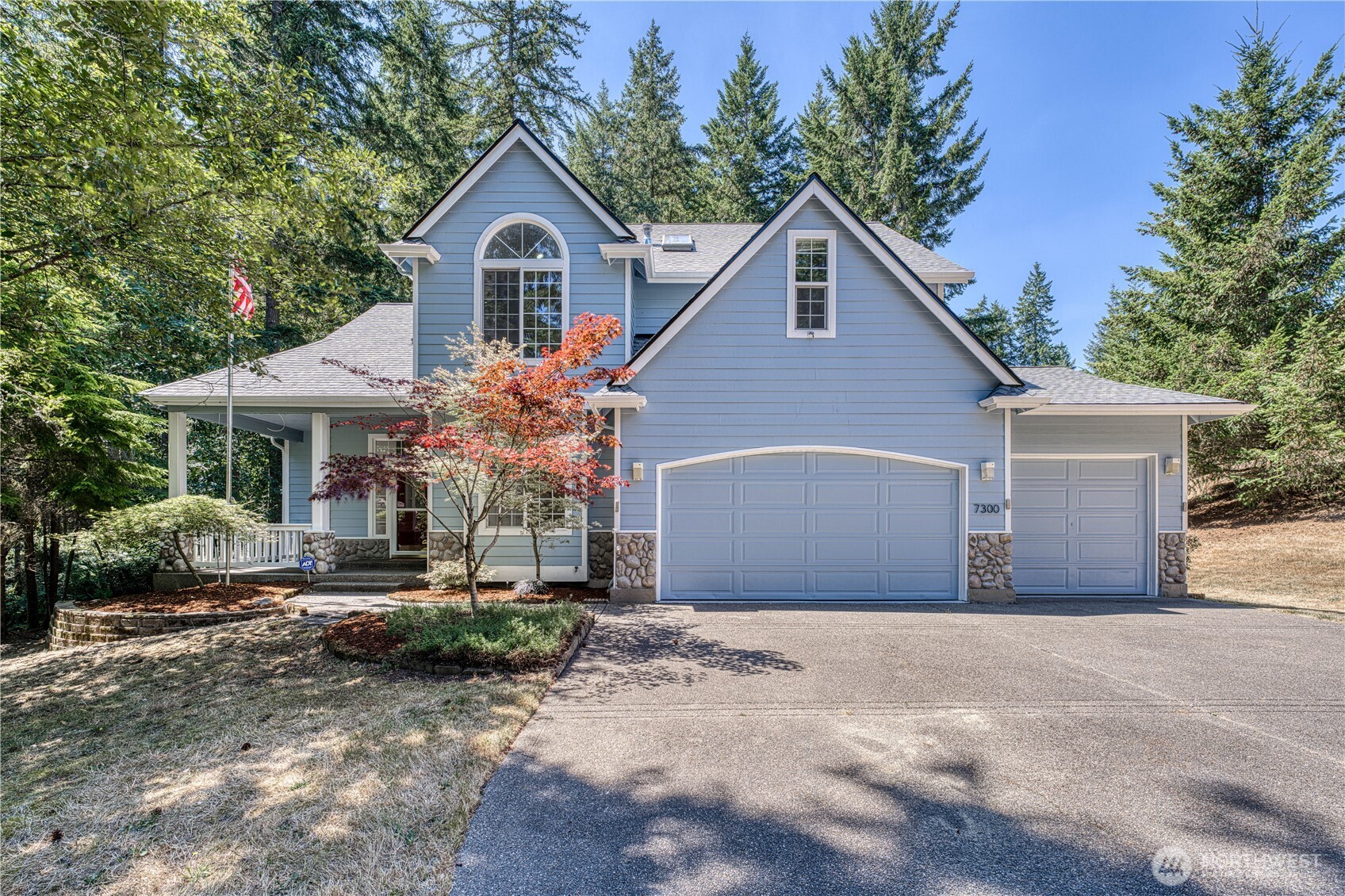 7300 McCormick Woods Drive Property Photo 1