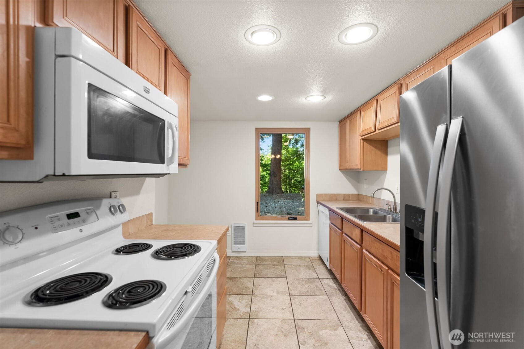 8401 Zircon Drive C38 Property Photo 8