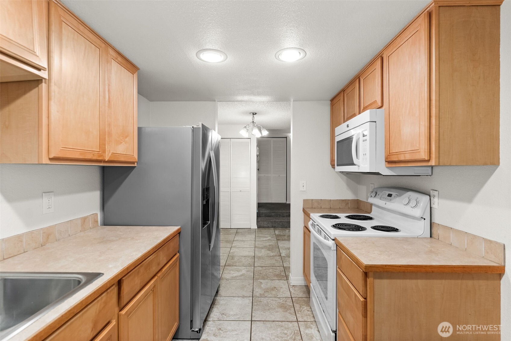 8401 Zircon Drive C38 Property Photo 10