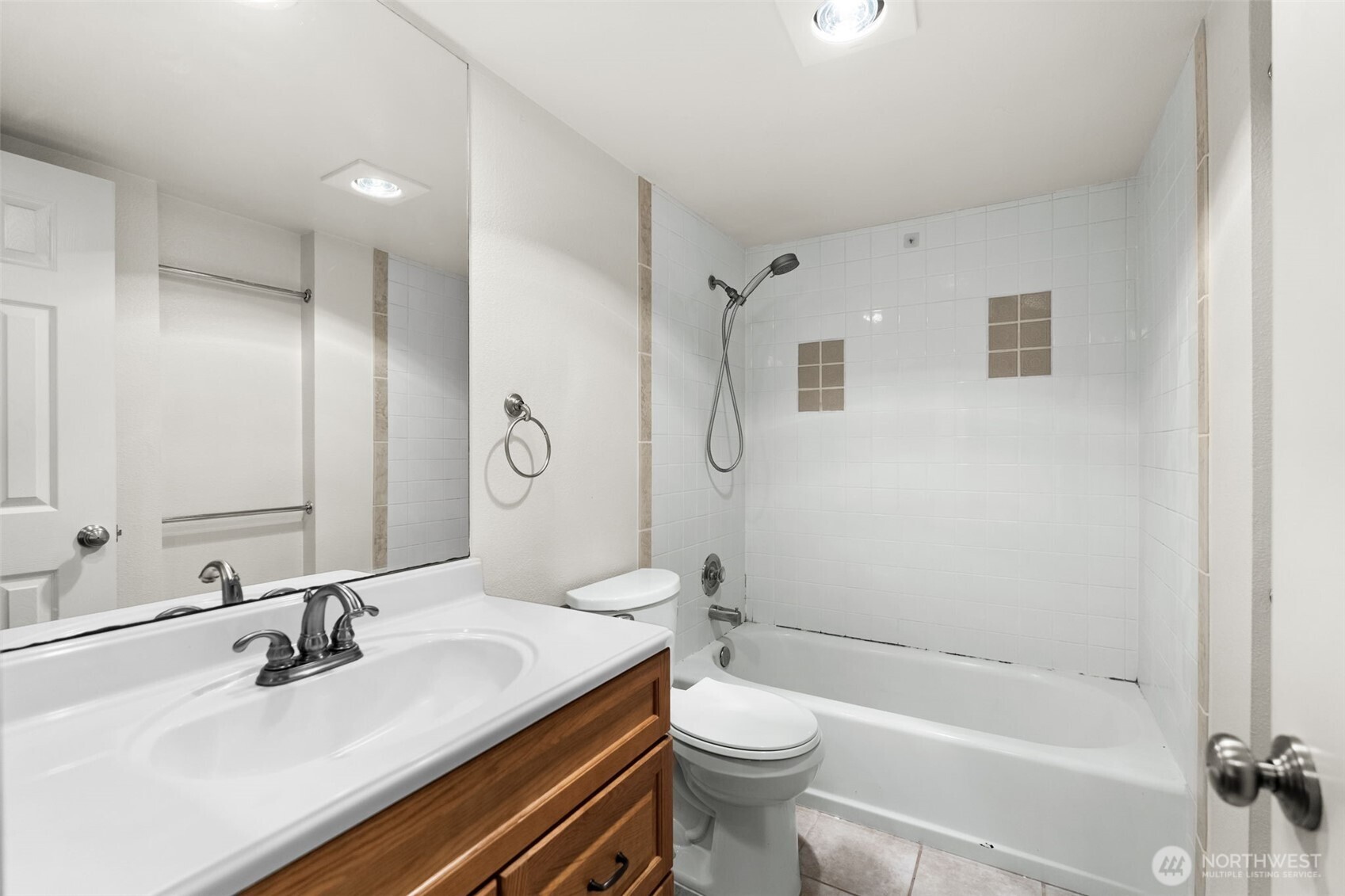 8401 Zircon Drive C38 Property Photo 12