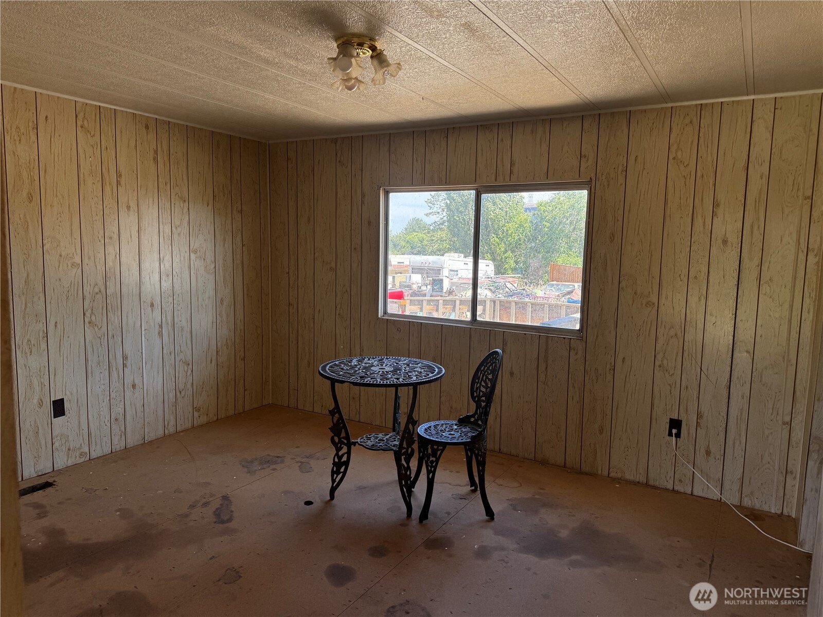 125 3rd Street Property Photo 4