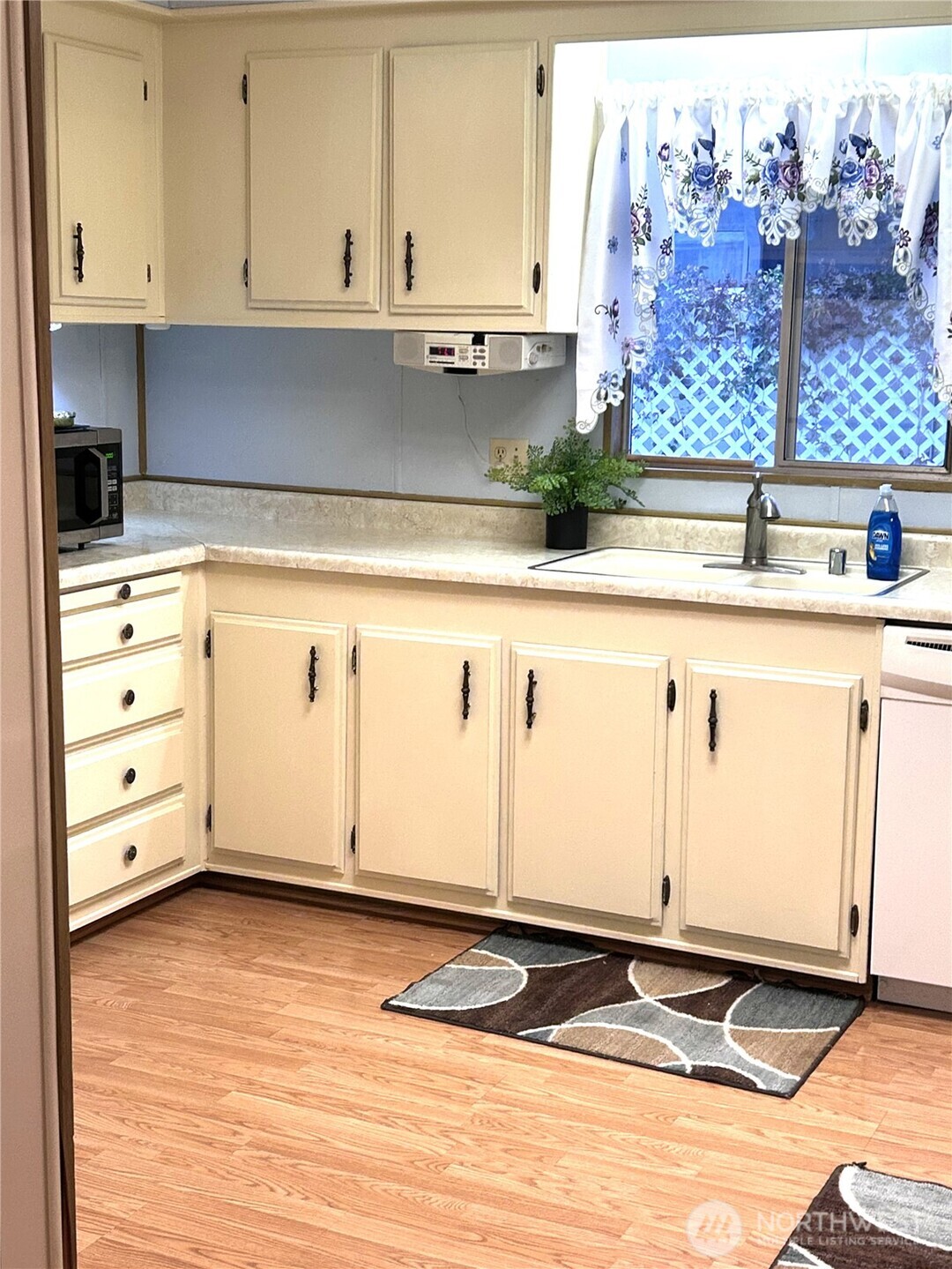 2725 E Fir Street 106 Property Photo 10