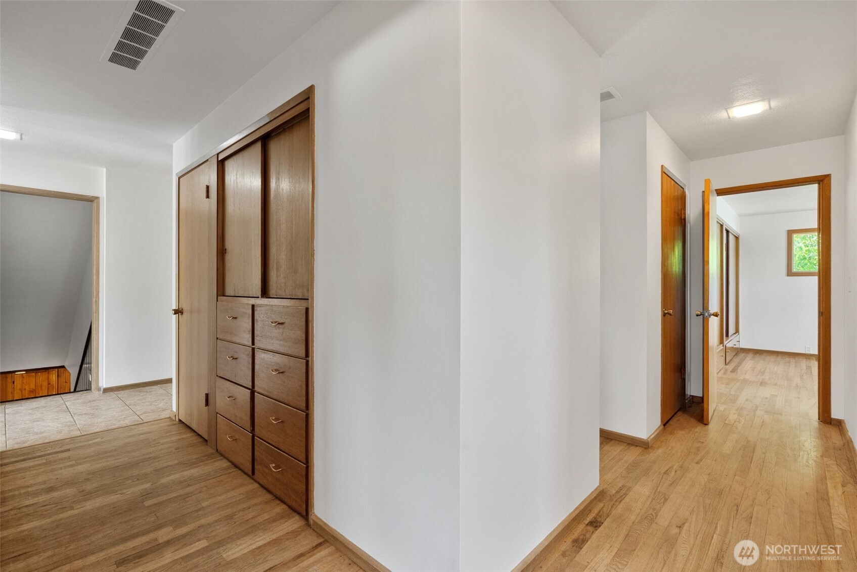 860 E 2nd Avenue Property Photo 11